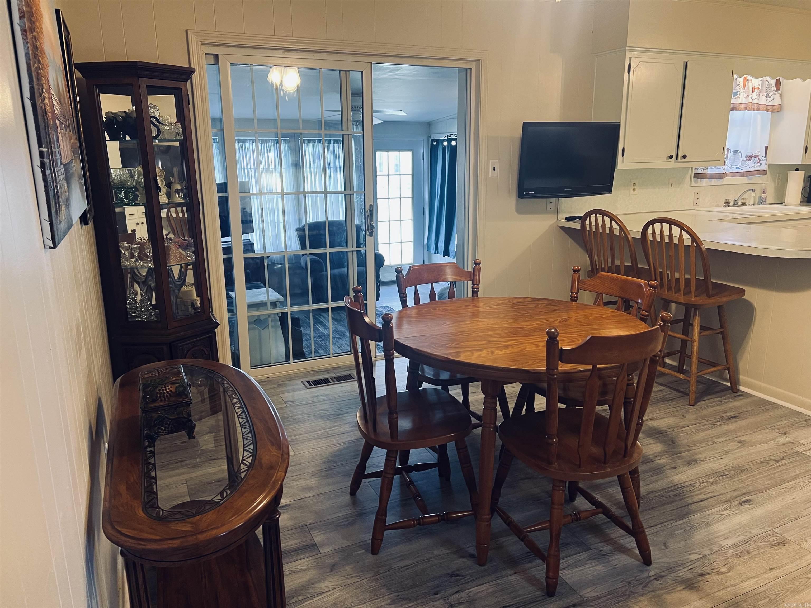 Colonial Acres - Residential