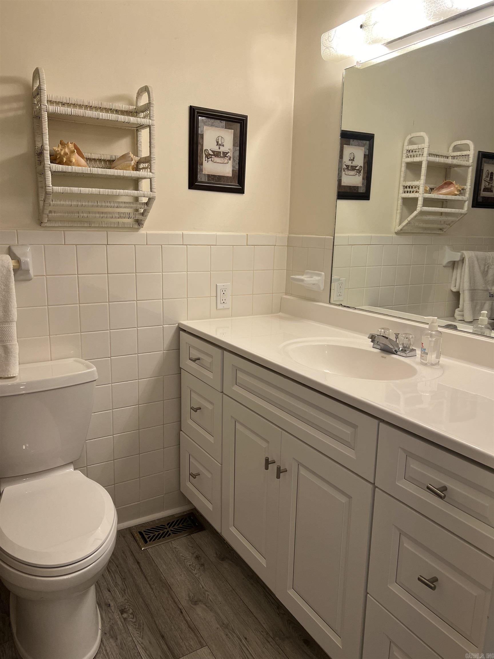 Colonial Acres - Residential