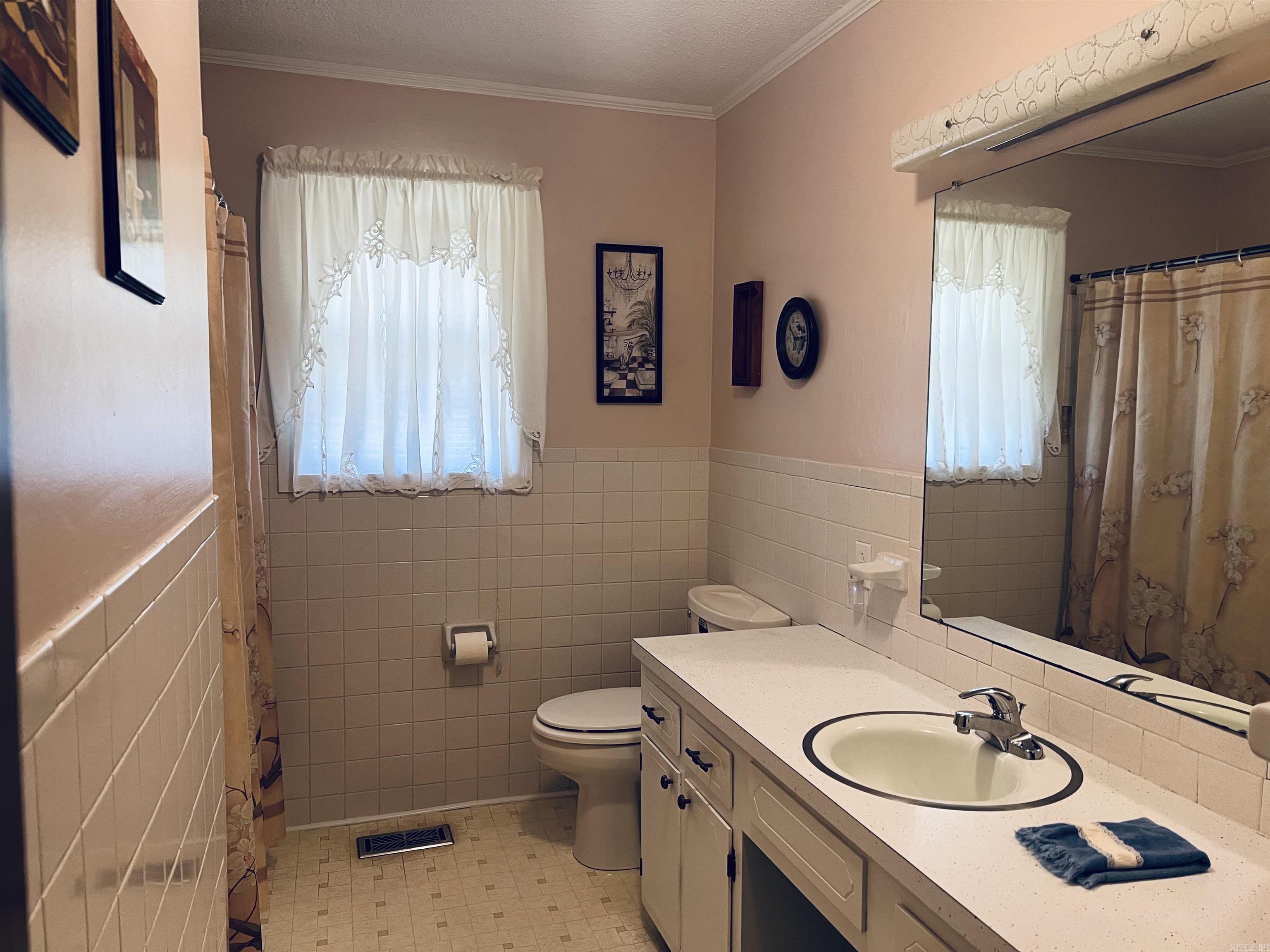 Colonial Acres - Residential