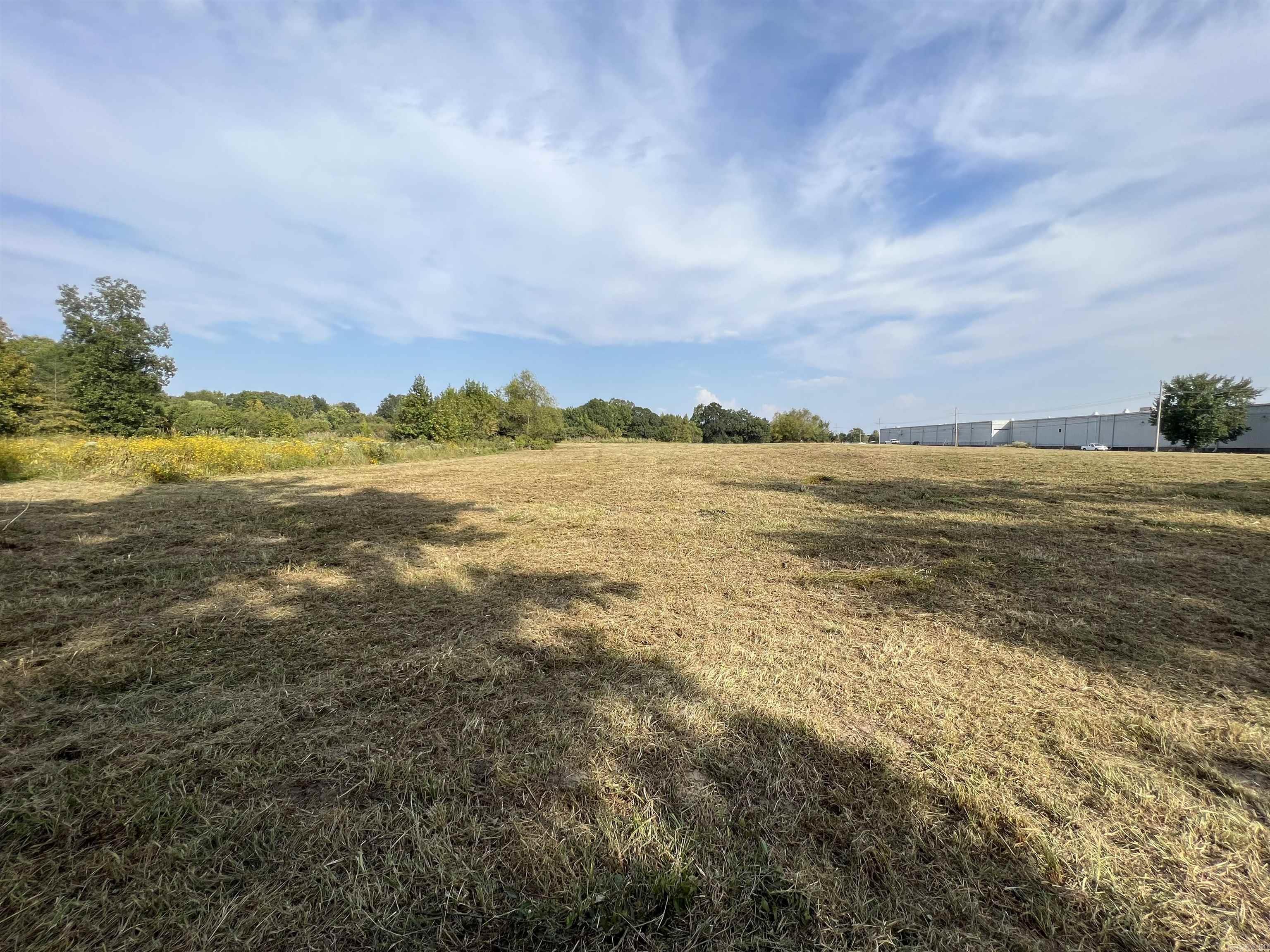 Searcy Outlots - Land