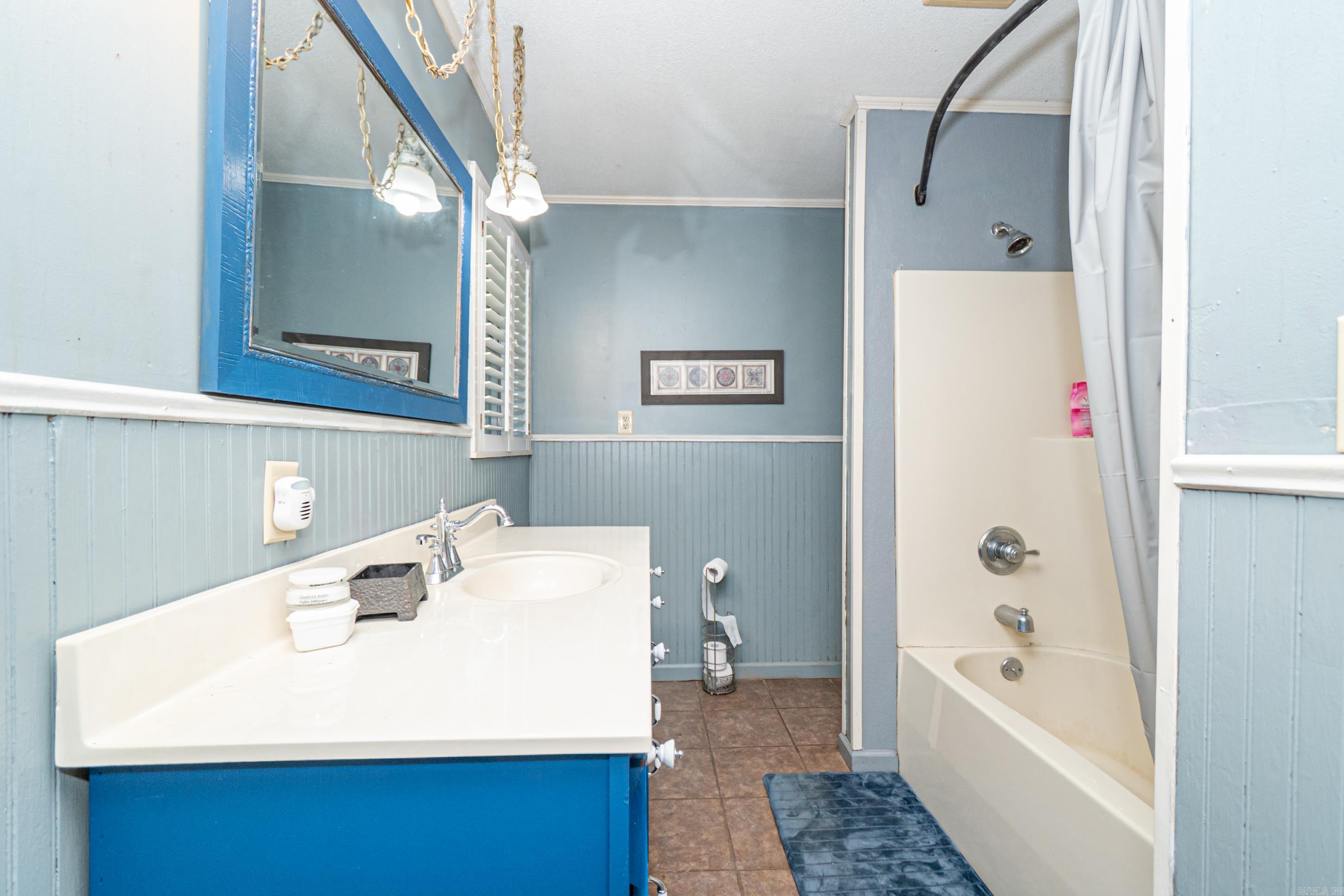 SOUTH HILL - Residential