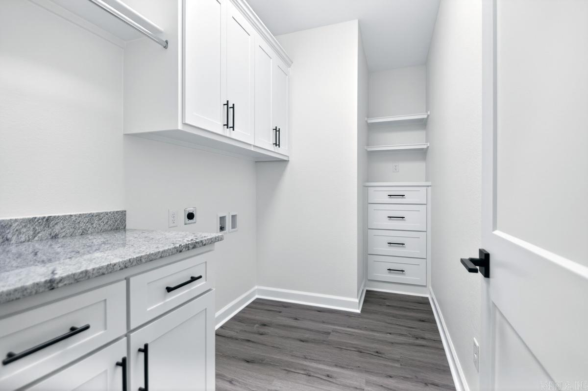 WINCHESTER ESTATES - Residential