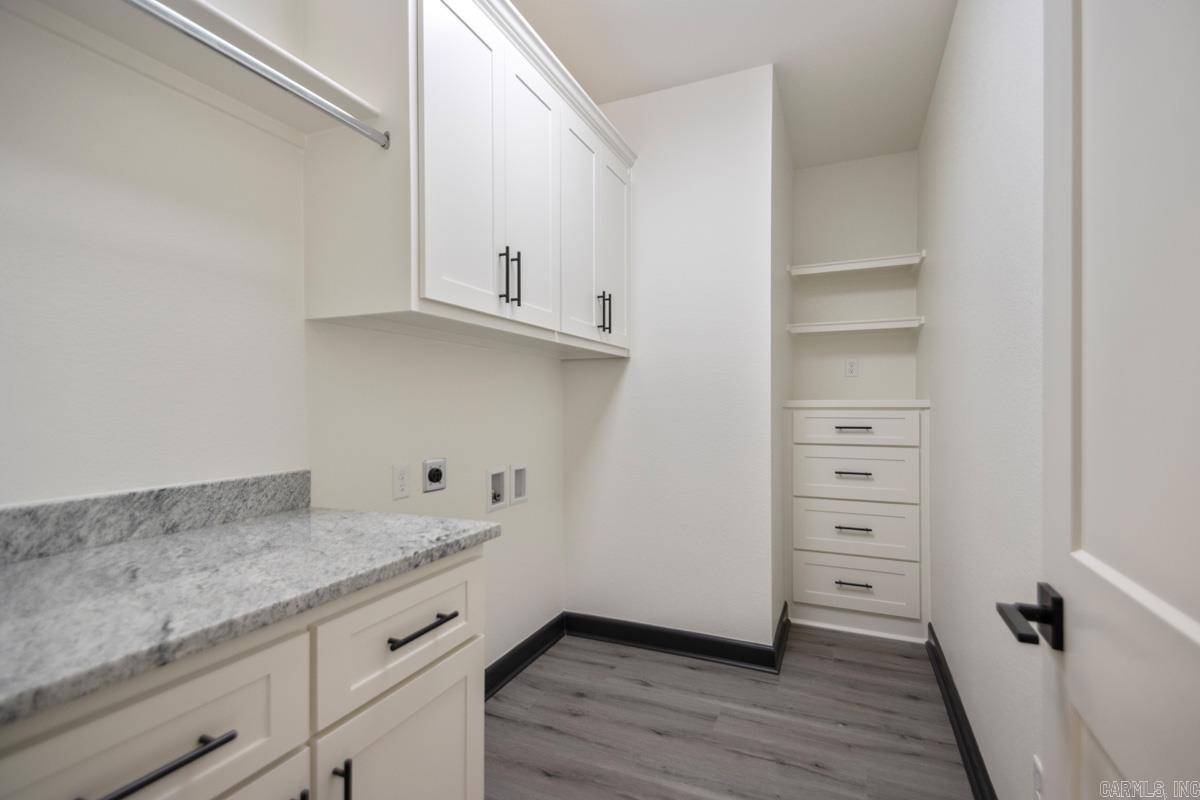 WINCHESTER ESTATES - Residential