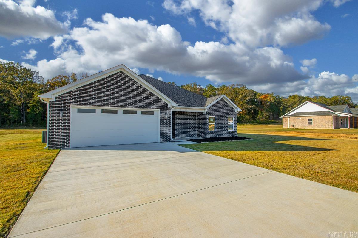 WINCHESTER ESTATES - Residential