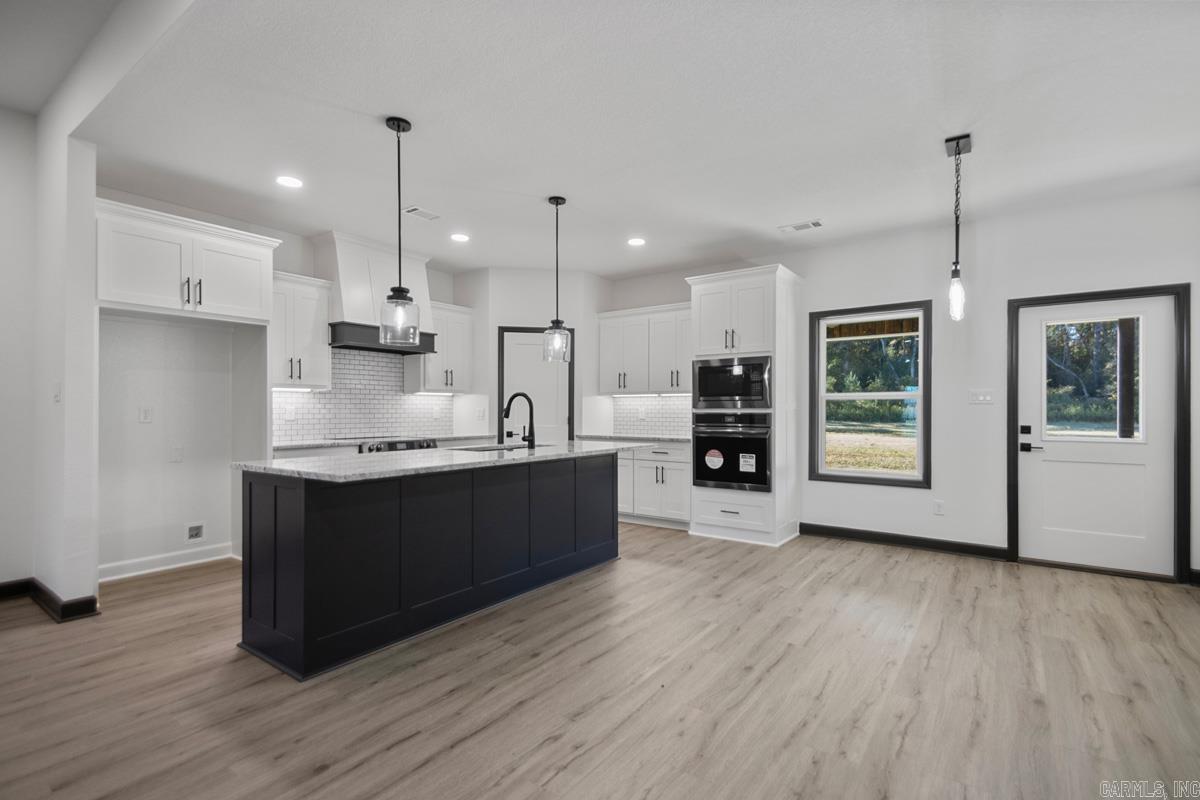 WINCHESTER ESTATES - Residential