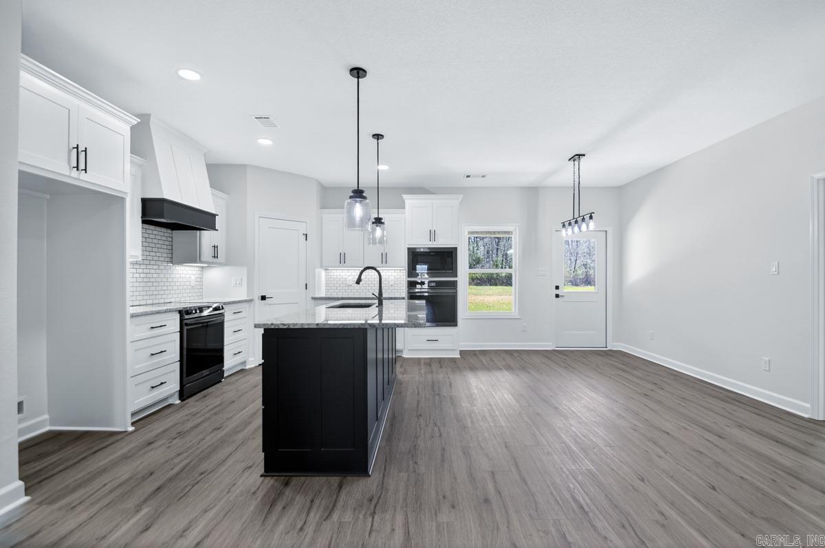 WINCHESTER ESTATES - Residential