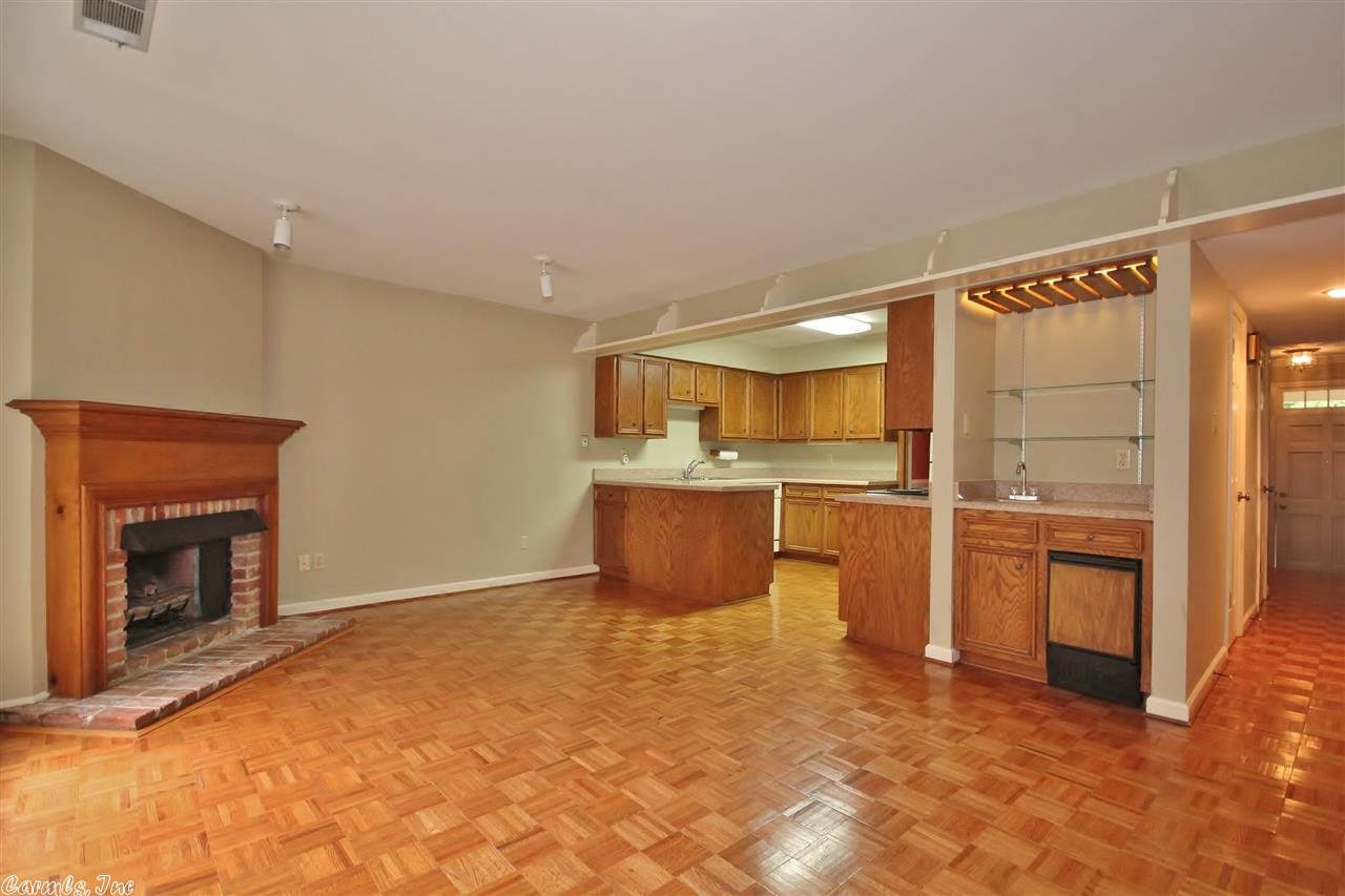 WINDSOR CT TOWNHOMES HPR - Residential