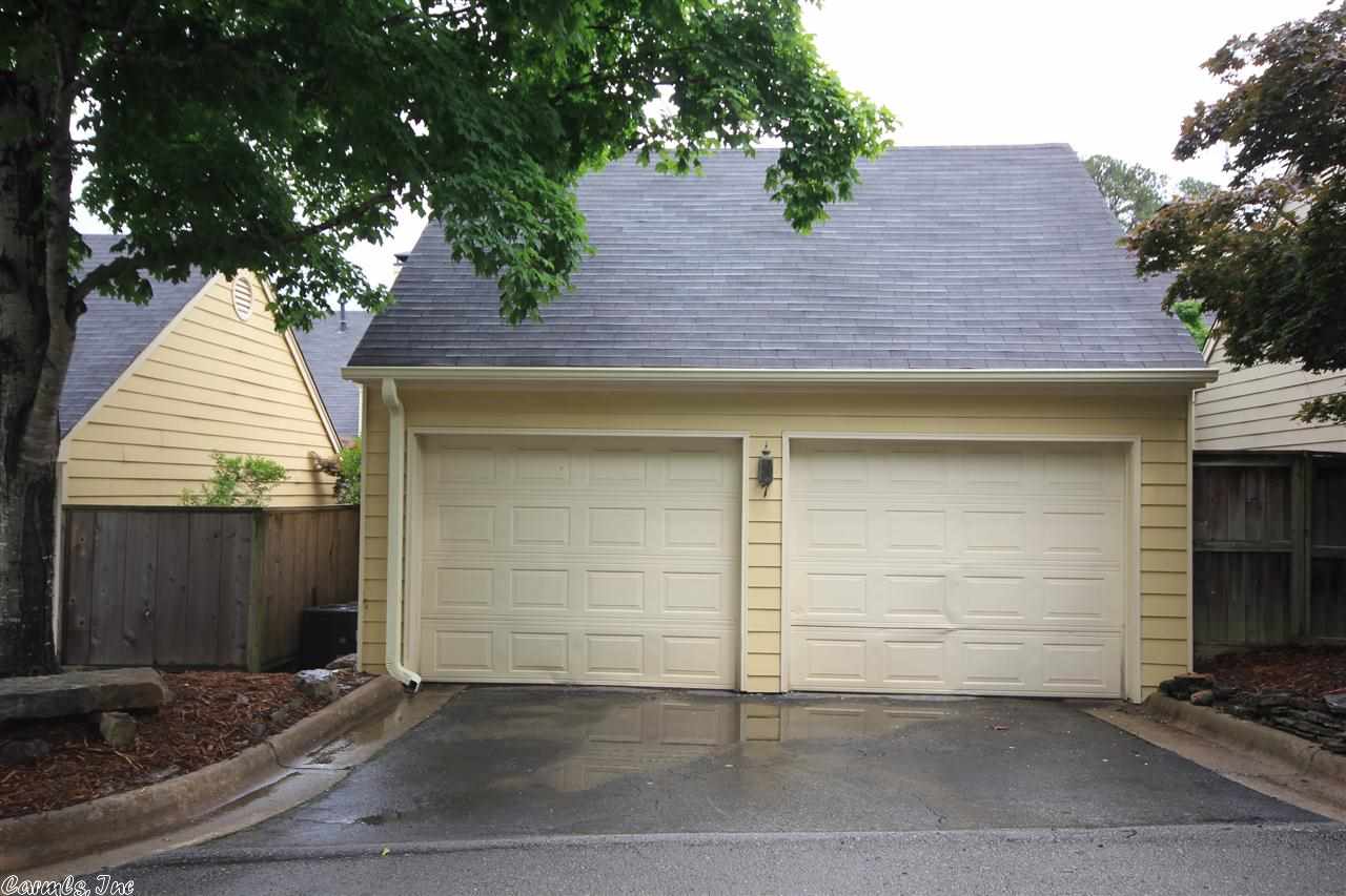 WINDSOR CT TOWNHOMES HPR - Residential