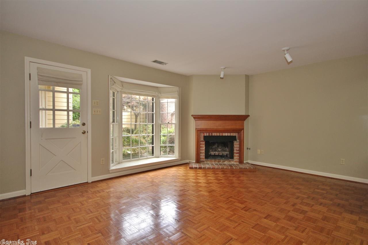 WINDSOR CT TOWNHOMES HPR - Residential