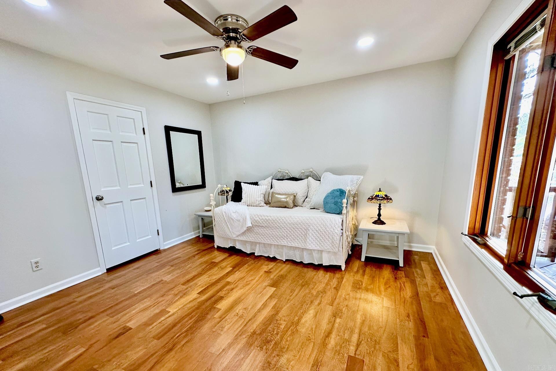 WATERS EDGE - Residential