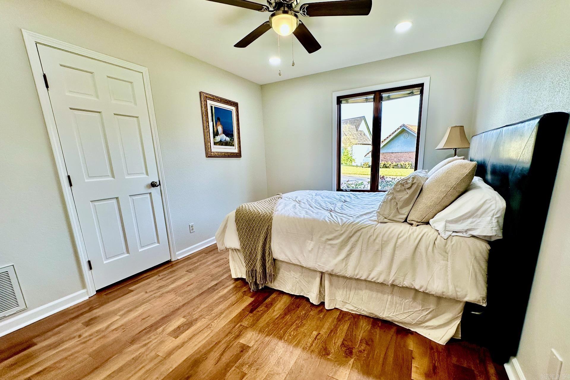 WATERS EDGE - Residential