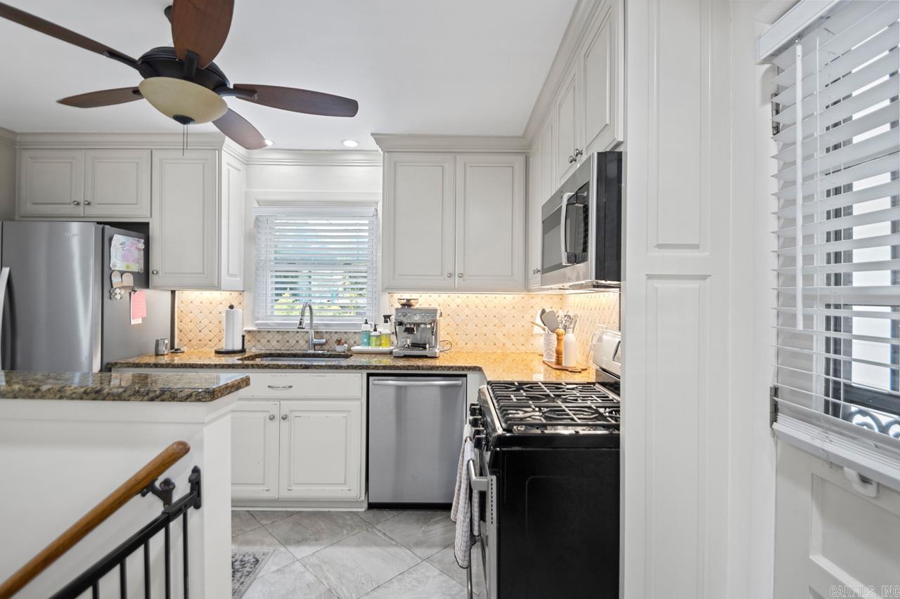 KINGWOOD PLACE - Residential