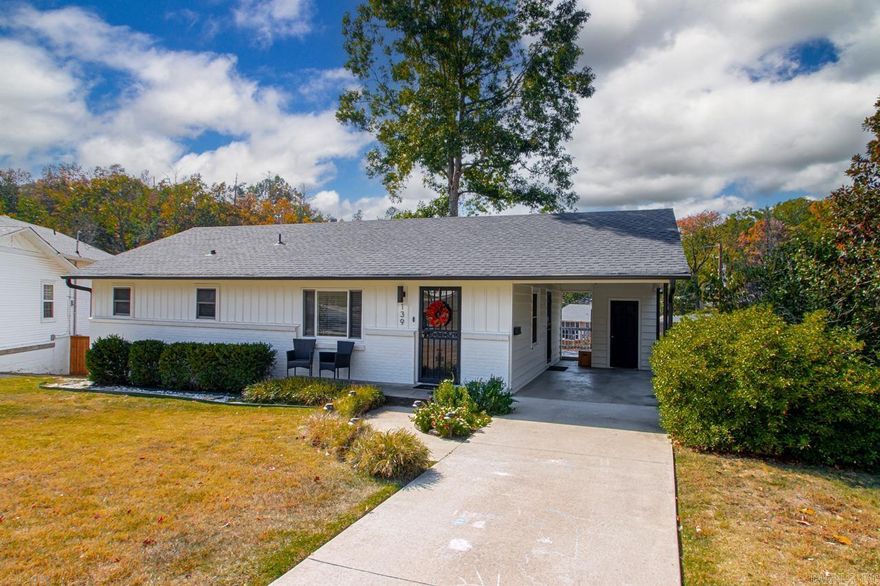 You won’t want to miss this Jewell on Jewell Rd! Located in the heart of Kingwood, this home’s main level features an updated kitchen w/ stainless appliances open to den and dining area, two bedrooms and a full bathroom. Downstairs, there is a large primary suite (could also be used as a second den) w/ fireplace, a full bathroom w/ walk-in shower, spacious closet (w/ a hidden door), & laundry area! Large, fully fenced (new Sept ’24) private backyard! Other updates/features include: NEW ROOF (’23) new hot water tank (’22), beautiful hardwoods, lots of natural light, deck on main level and new deck off of primary suite!