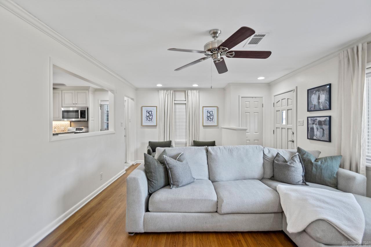 KINGWOOD PLACE - Residential