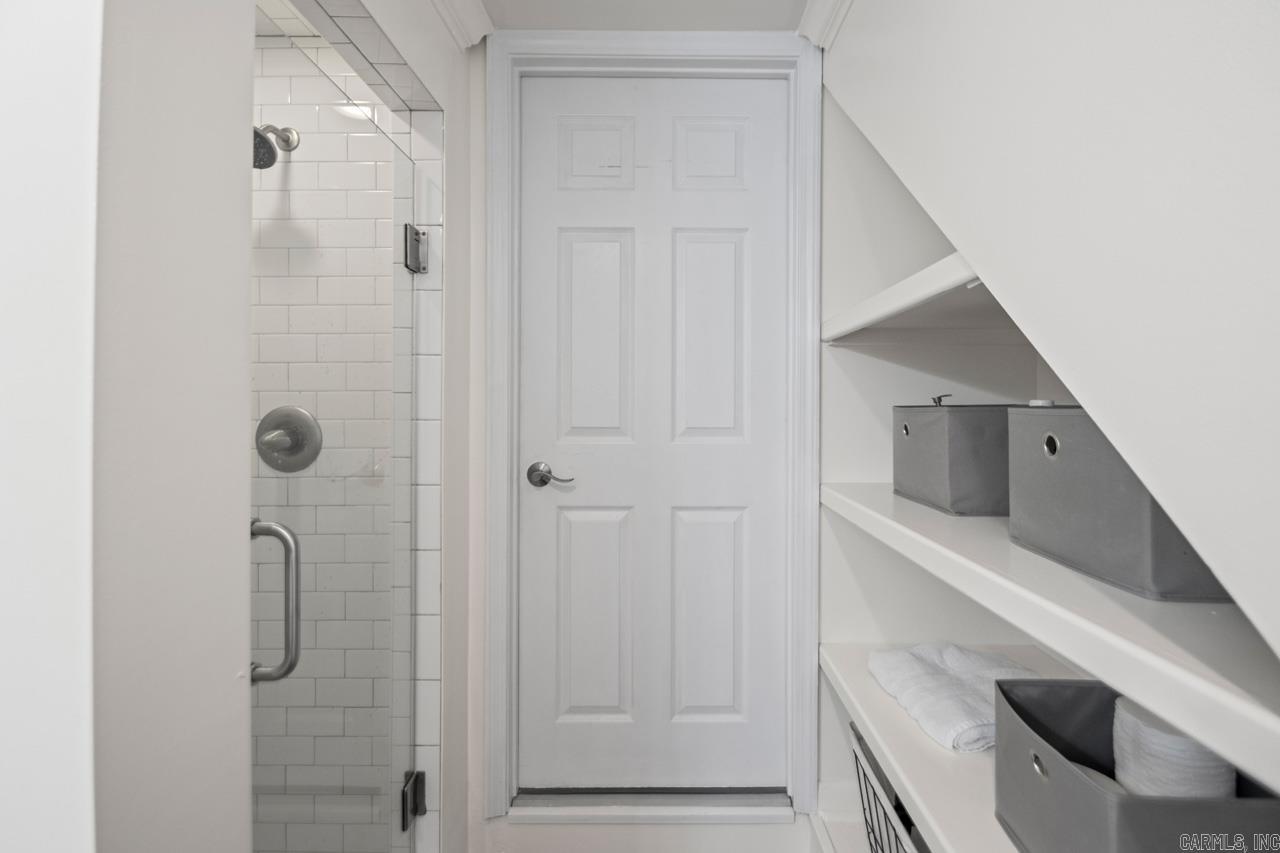 KINGWOOD PLACE - Residential