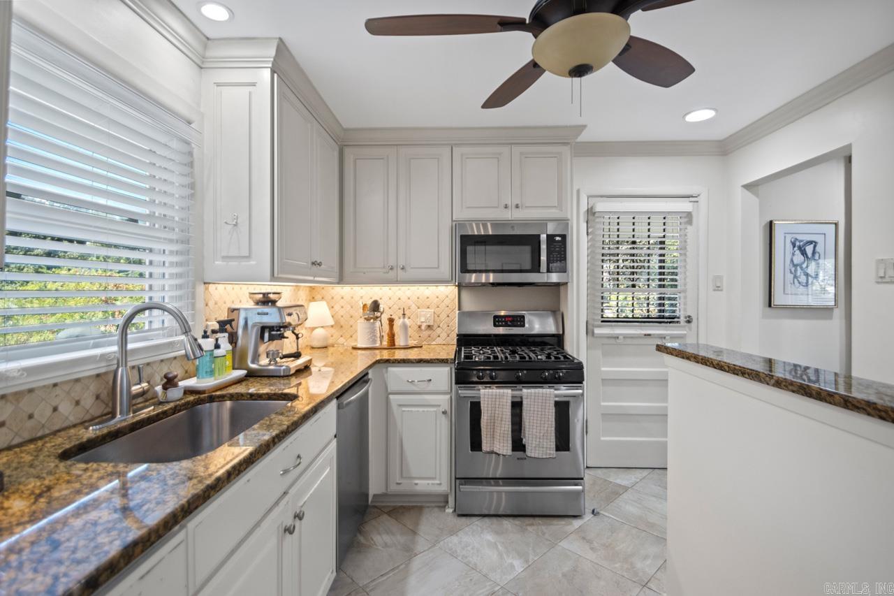 KINGWOOD PLACE - Residential