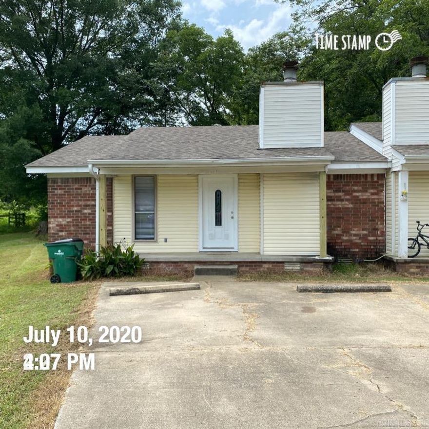 Great two bedroom one bathroom duplex. Call today!