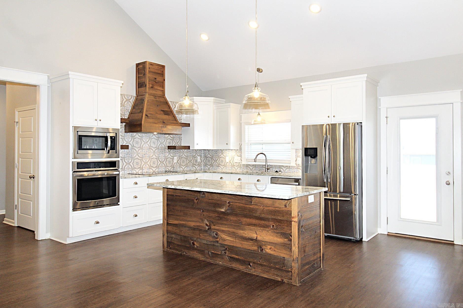 Jacob Creek - Residential