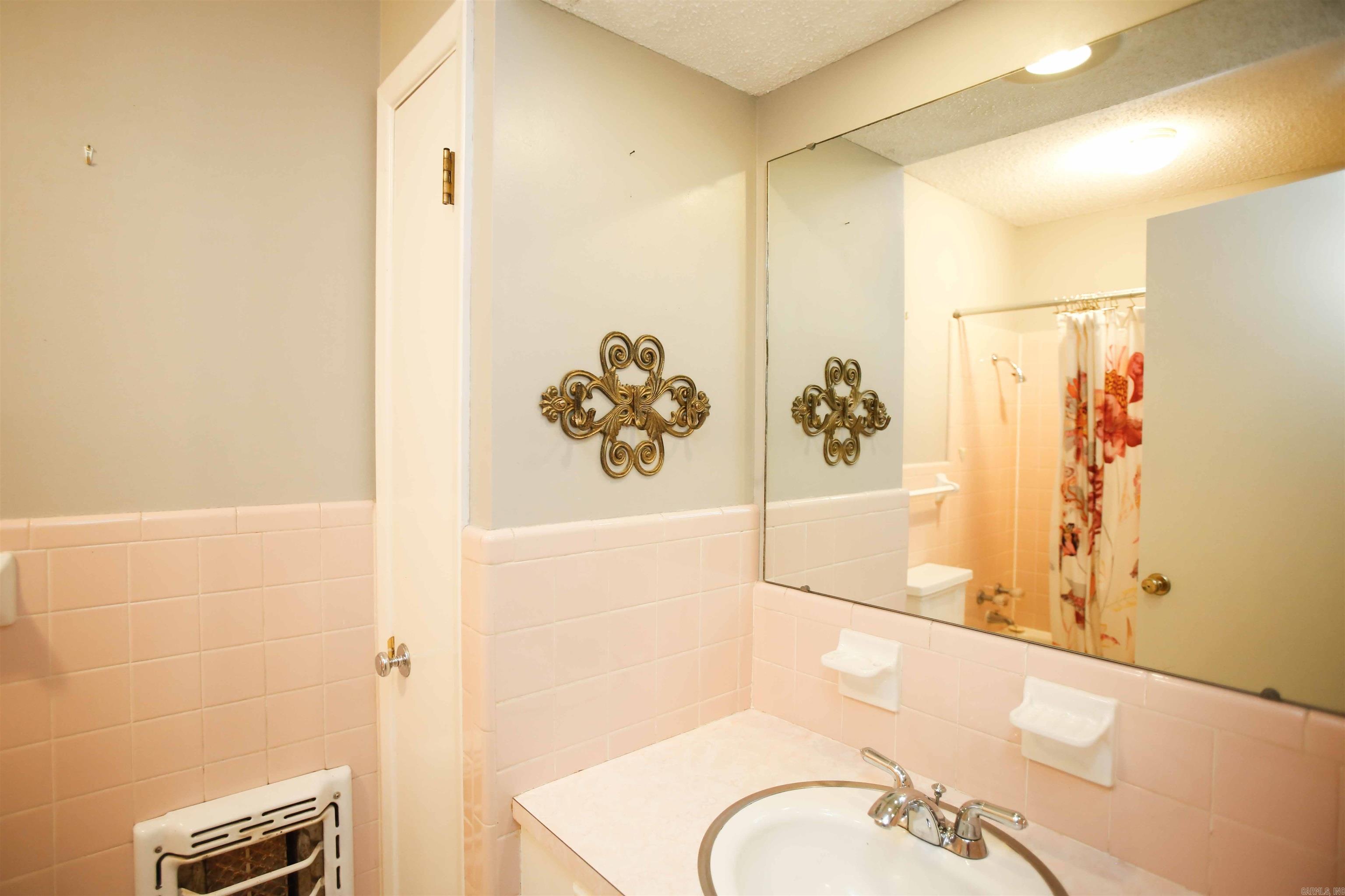 Breckenridge 1st - Residential Lease