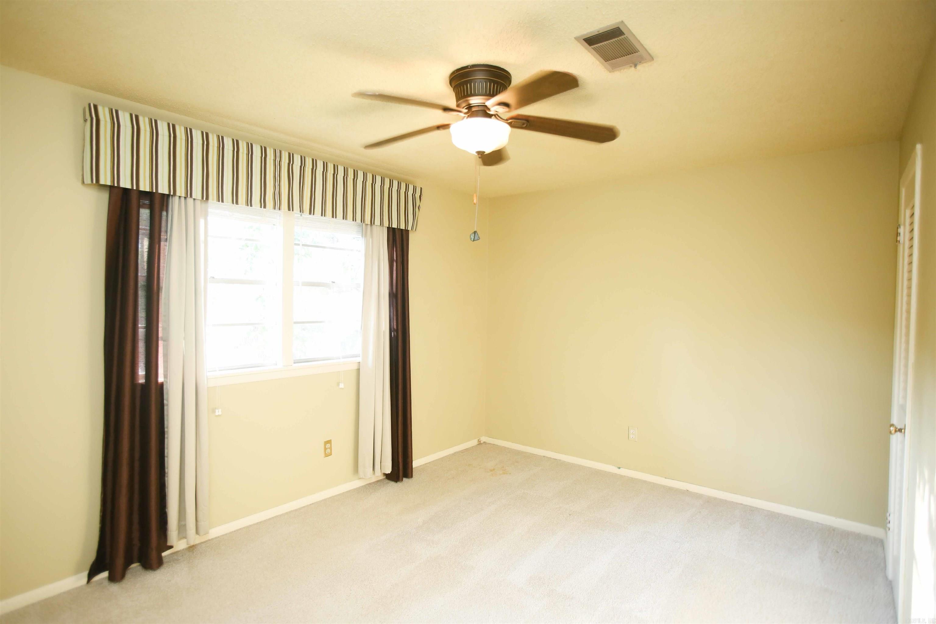 Breckenridge 1st - Residential Lease