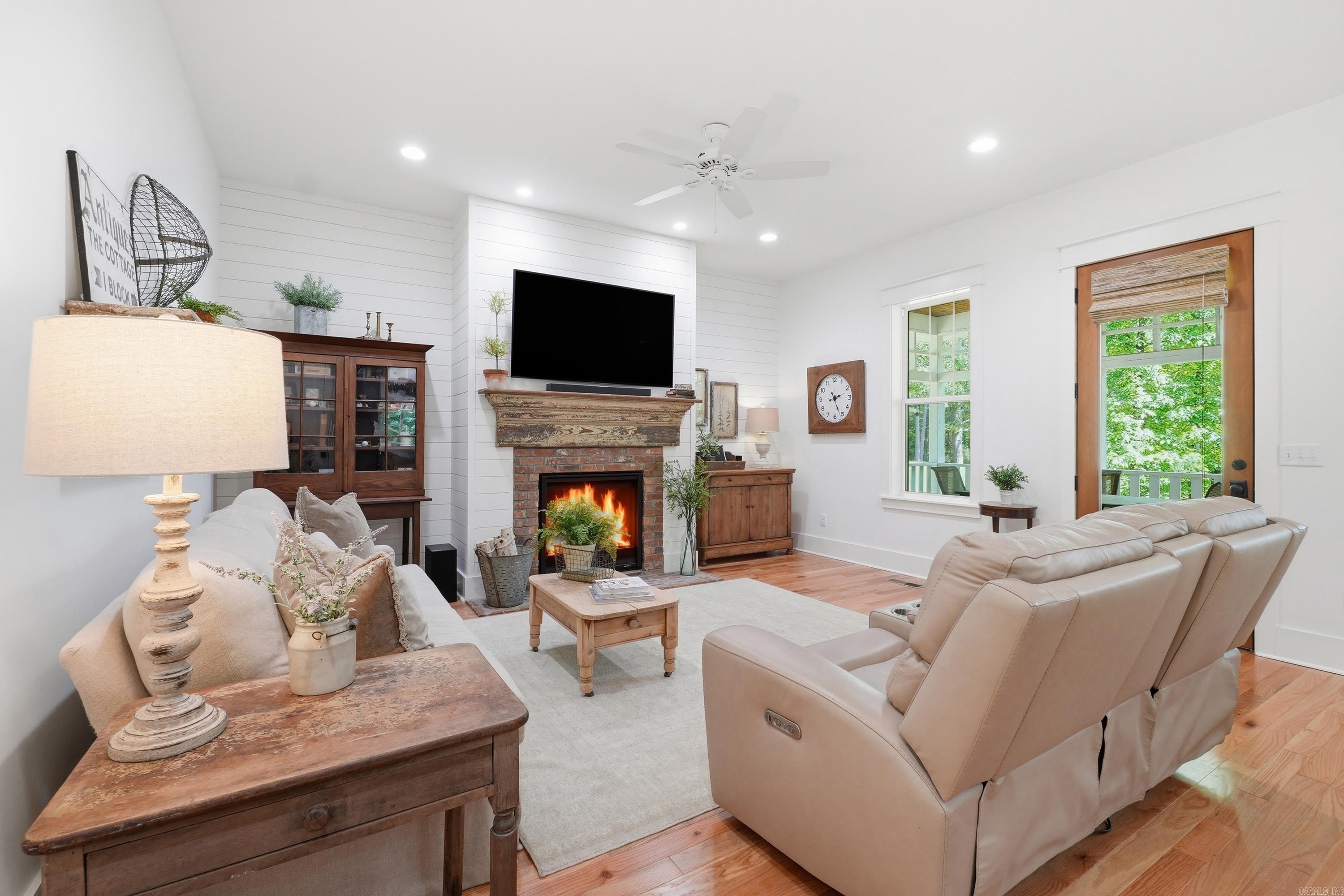 MOUNTAIN RANCH - Residential