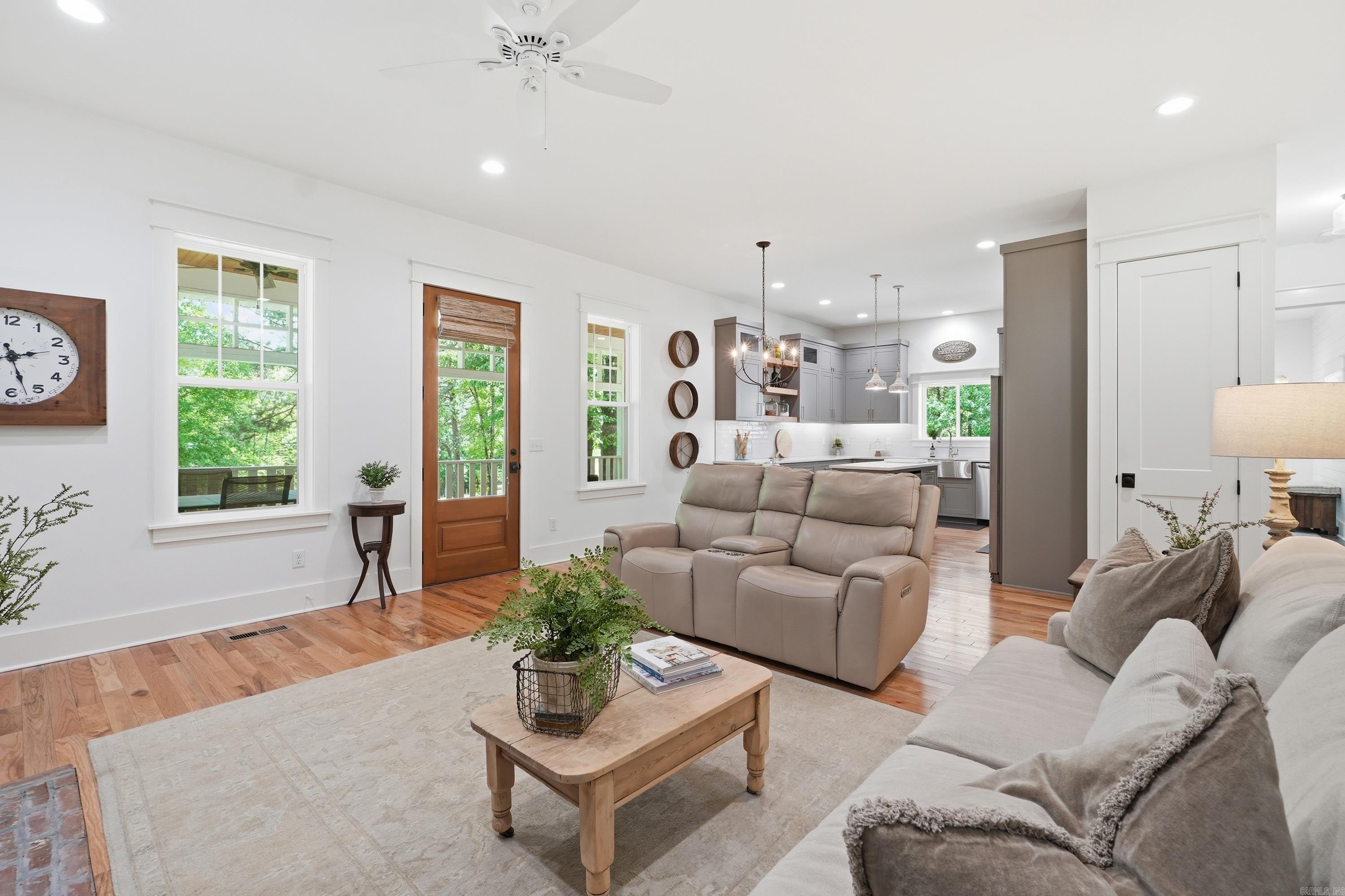 MOUNTAIN RANCH - Residential