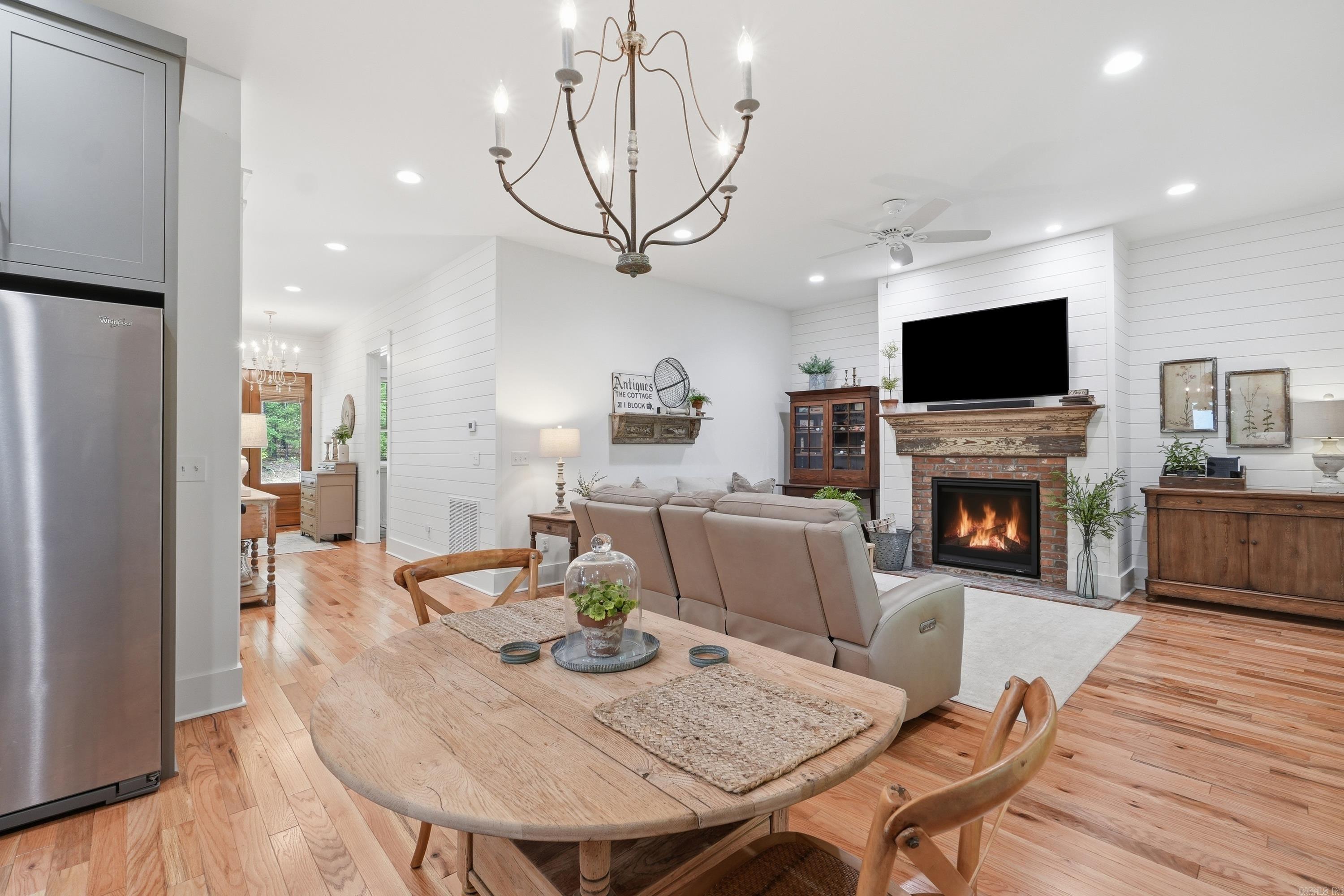 MOUNTAIN RANCH - Residential