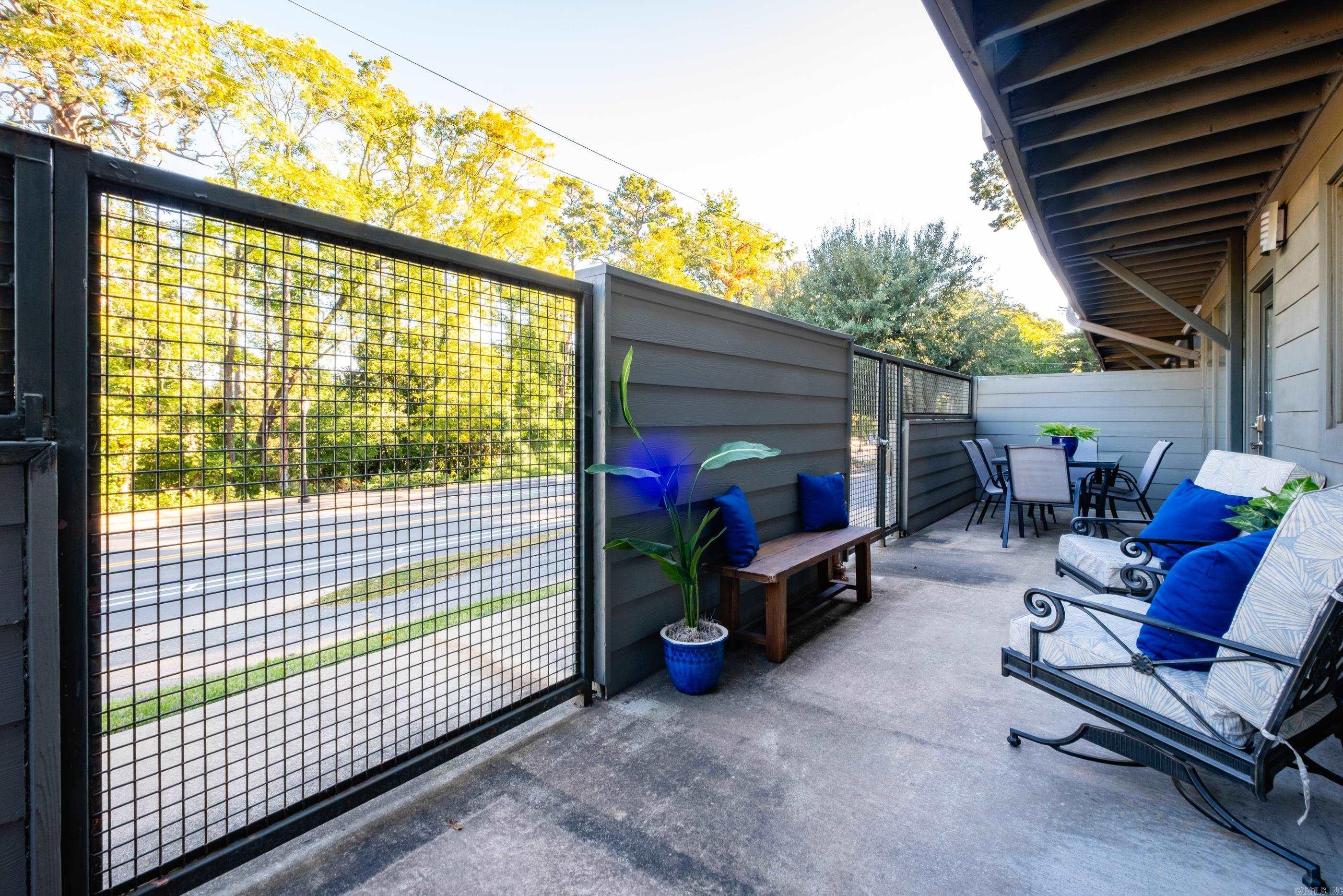 2423 KAVANAUGH HPR - Residential