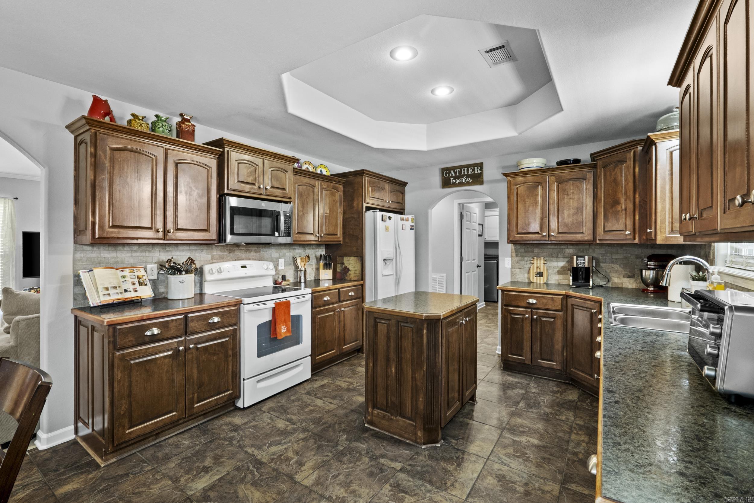 COUNTRY MEADOWS S/D - Residential