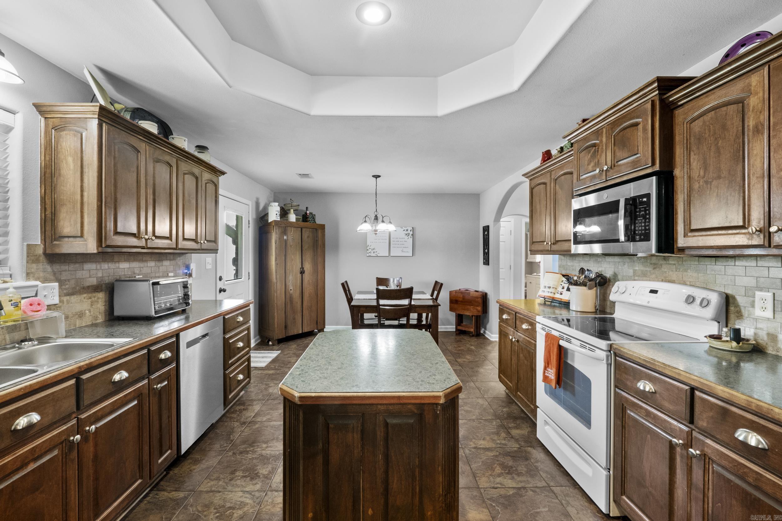 COUNTRY MEADOWS S/D - Residential