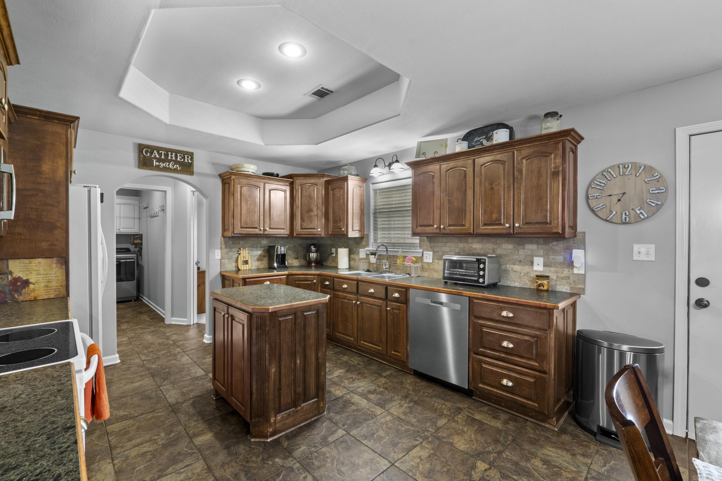 COUNTRY MEADOWS S/D - Residential