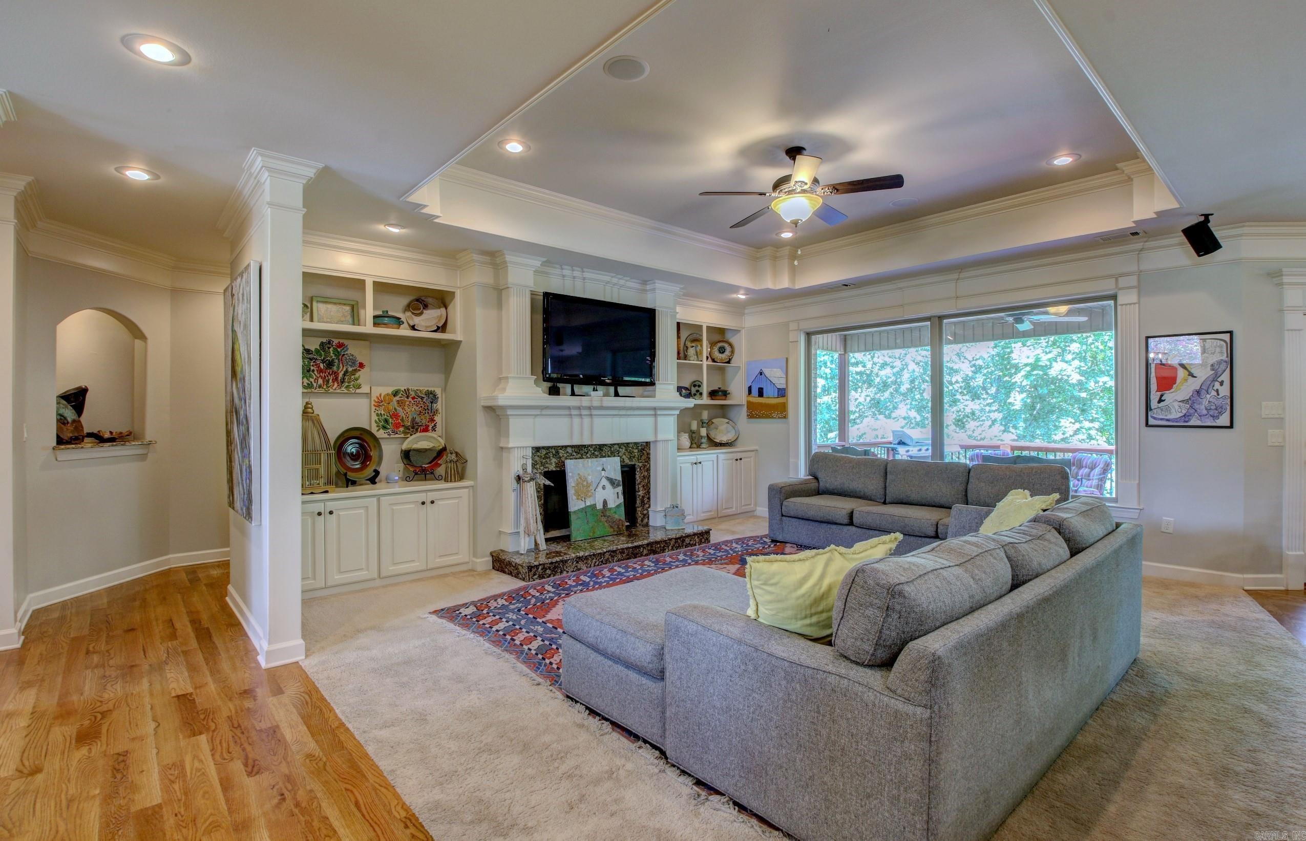 WOODLANDS EDGE - Residential