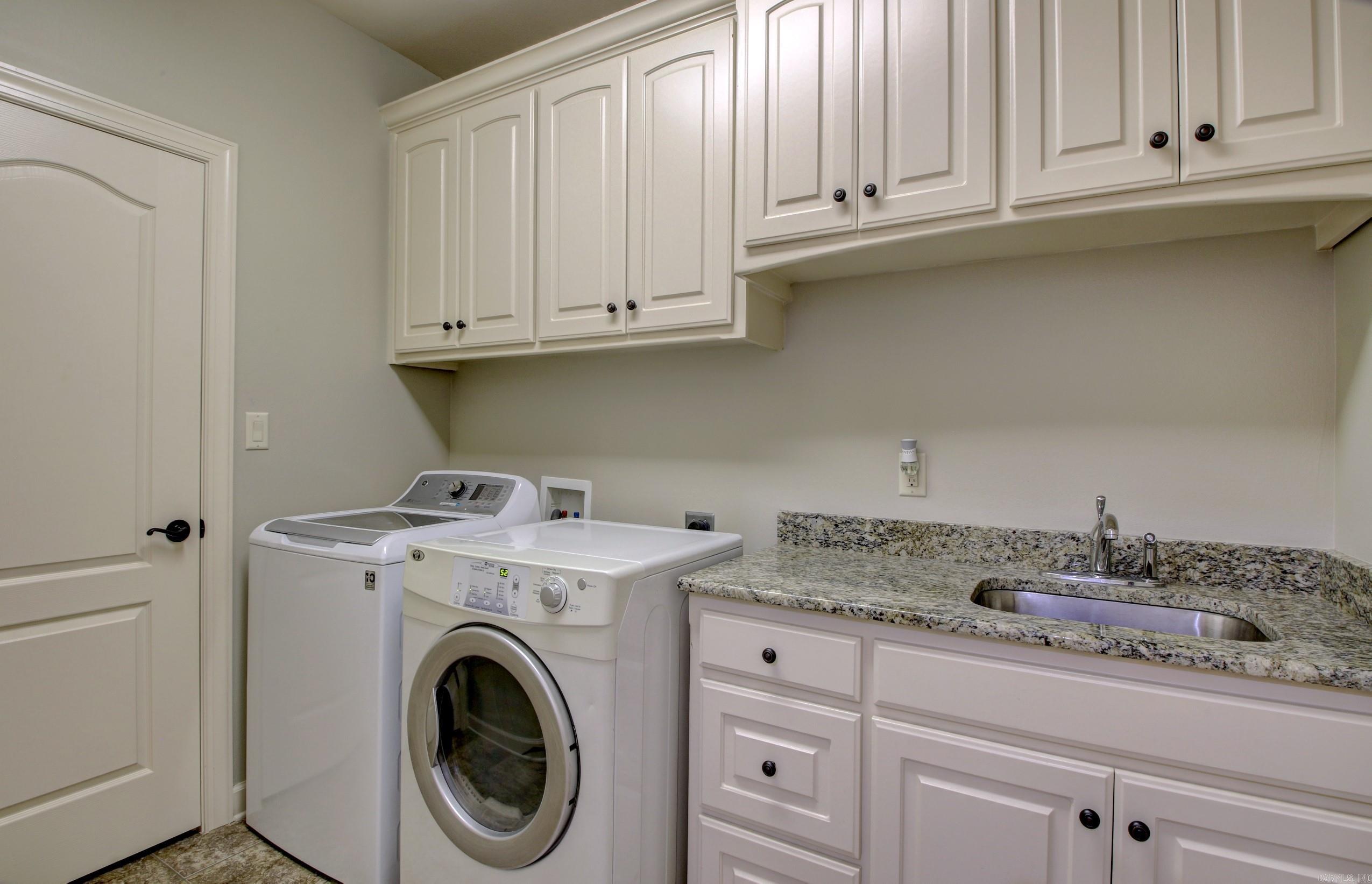 WOODLANDS EDGE - Residential