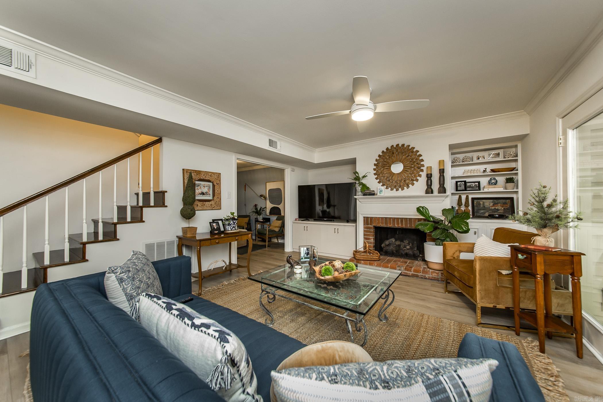 KINGSBRIDGE TWNHSE - Residential