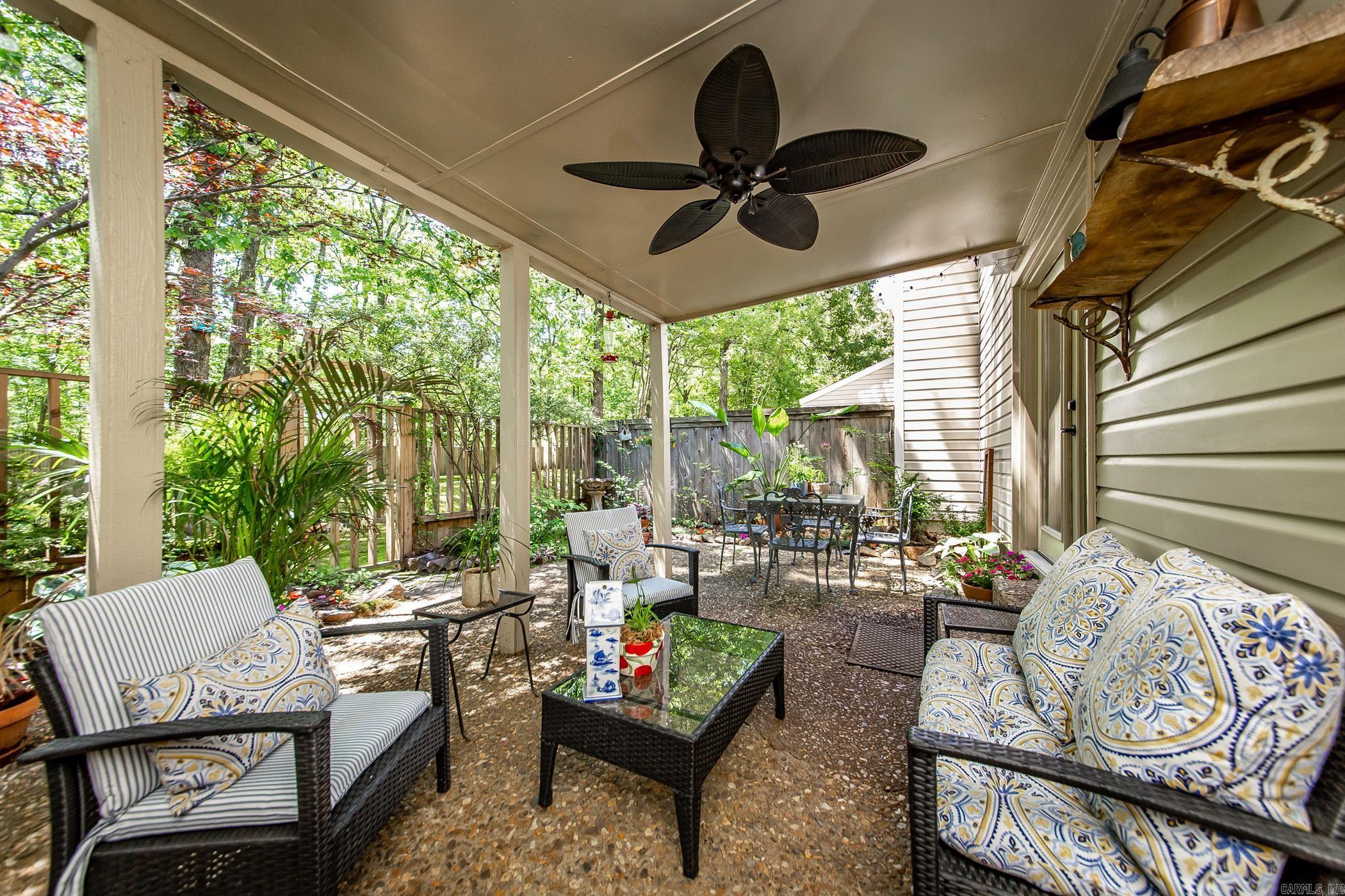 KINGSBRIDGE TWNHSE - Residential