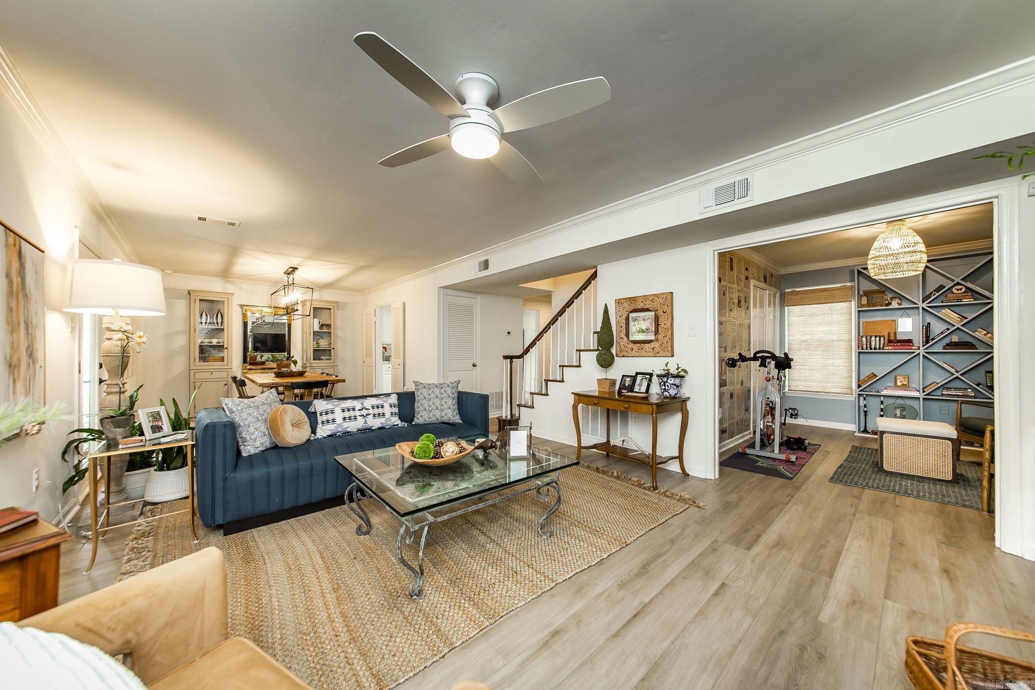 KINGSBRIDGE TWNHSE - Residential