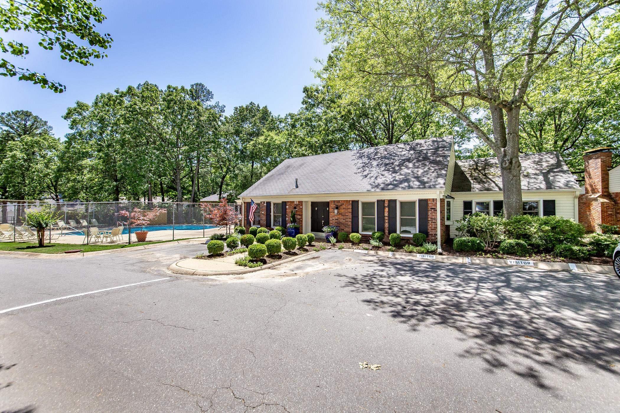 KINGSBRIDGE TWNHSE - Residential