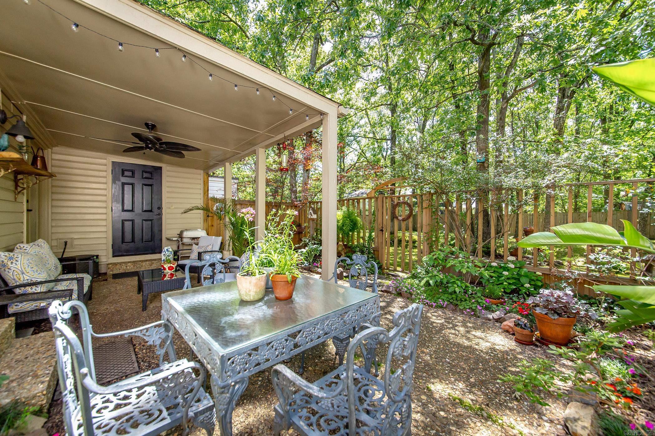 KINGSBRIDGE TWNHSE - Residential