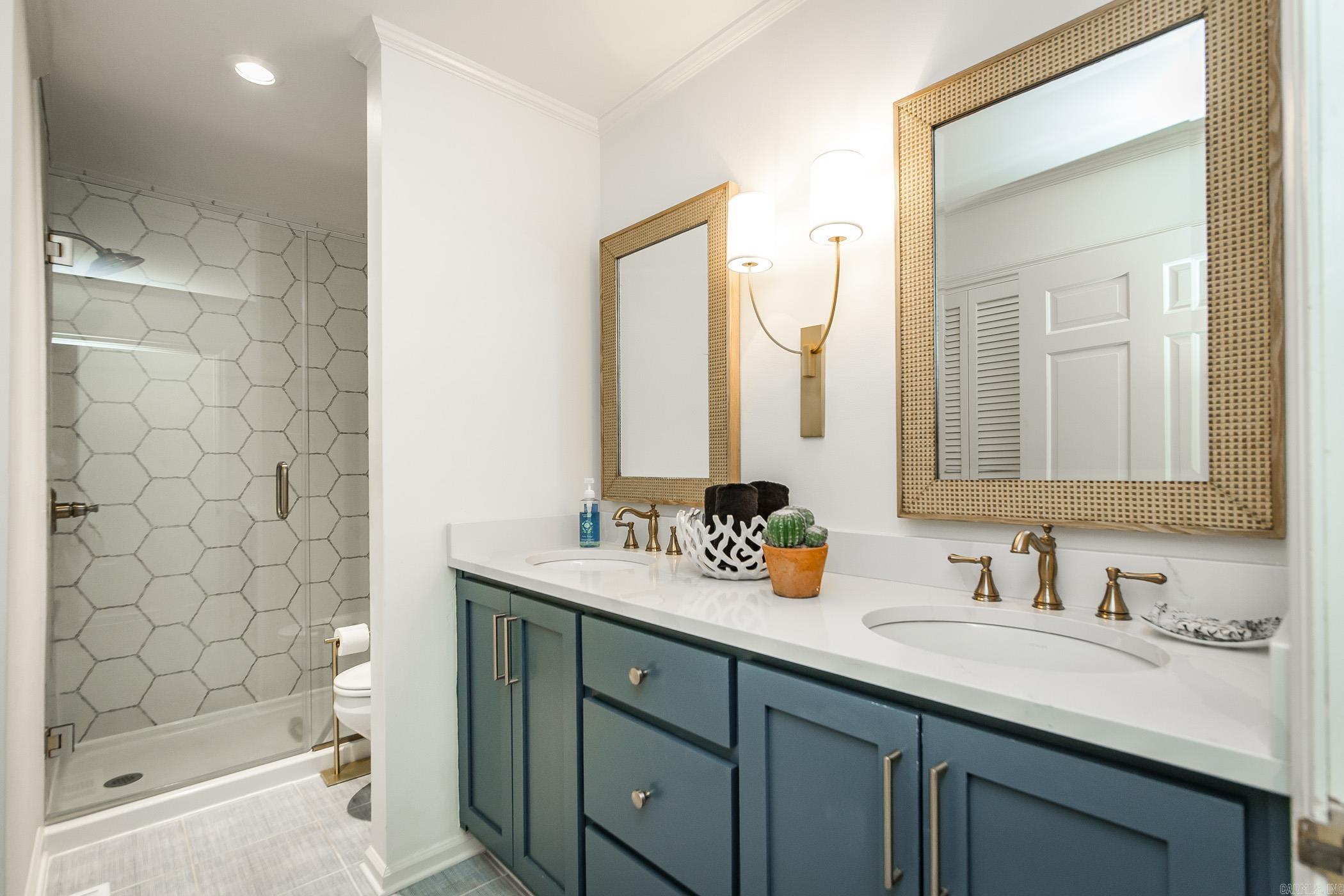 KINGSBRIDGE TWNHSE - Residential