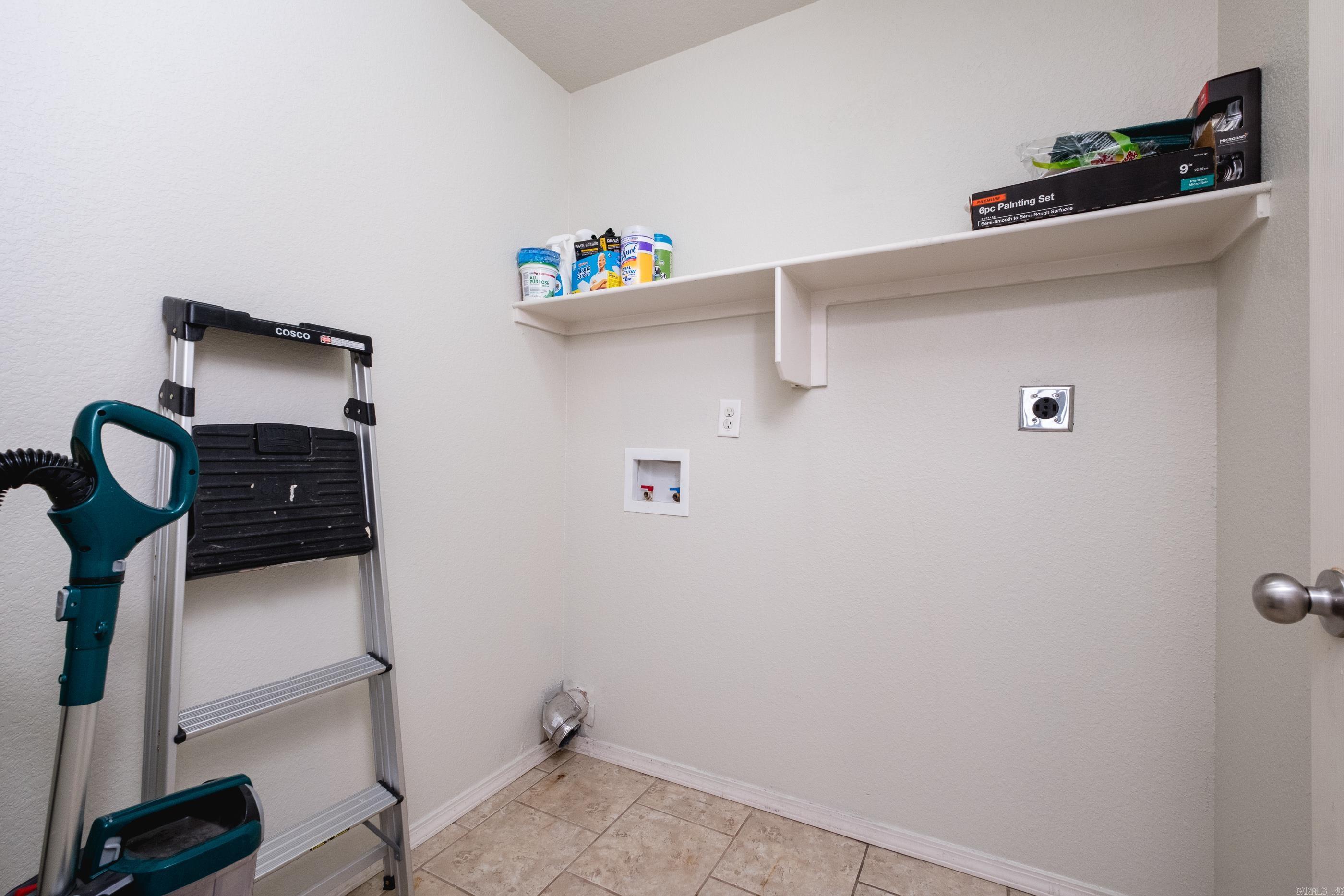 TRAMMEL ESTATES - Residential