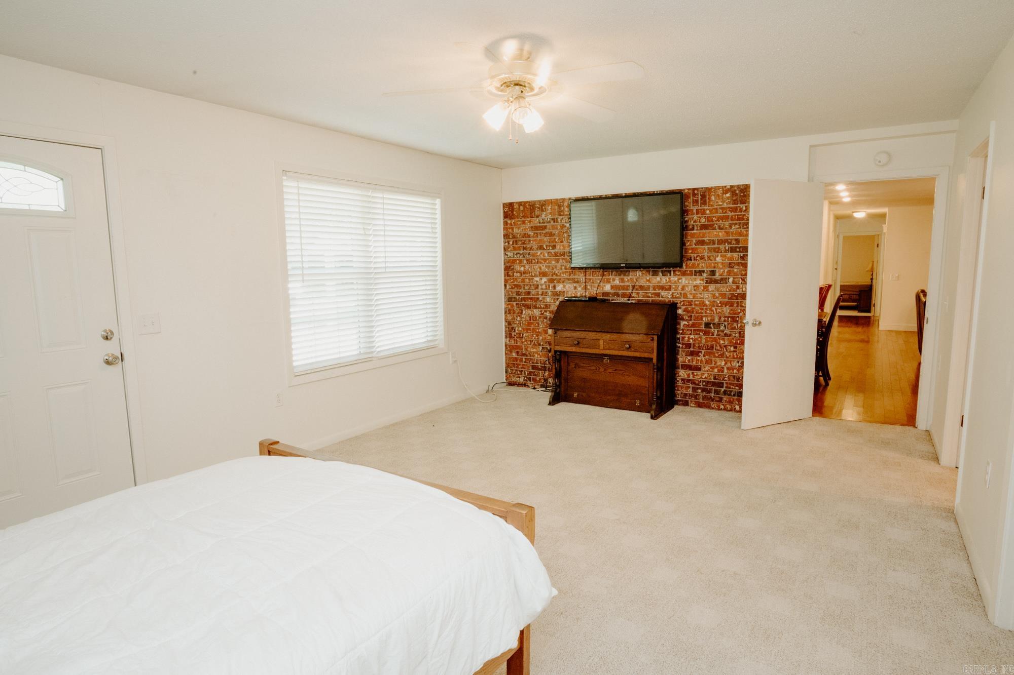 OAK FORREST - Residential