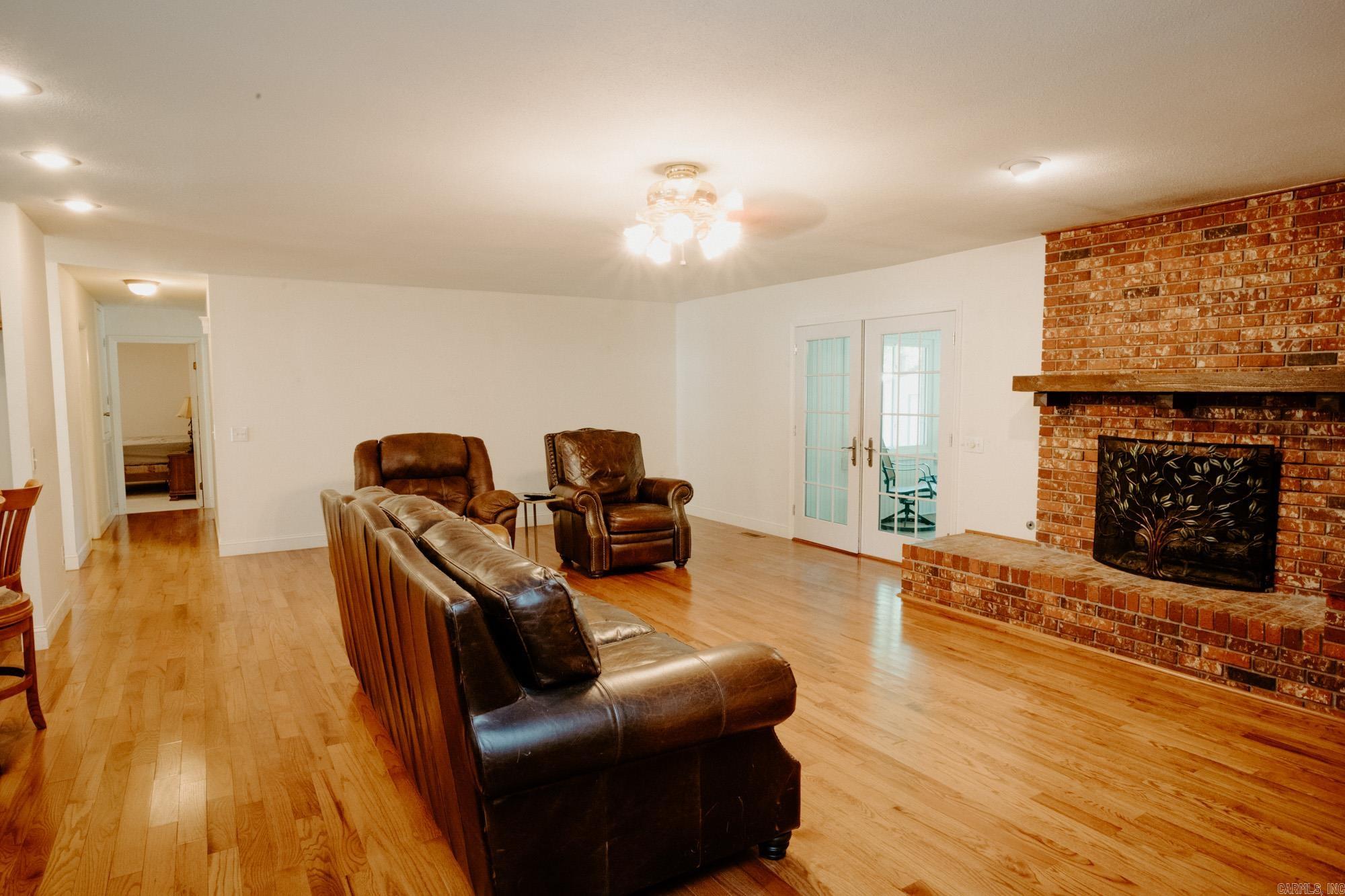 OAK FORREST - Residential