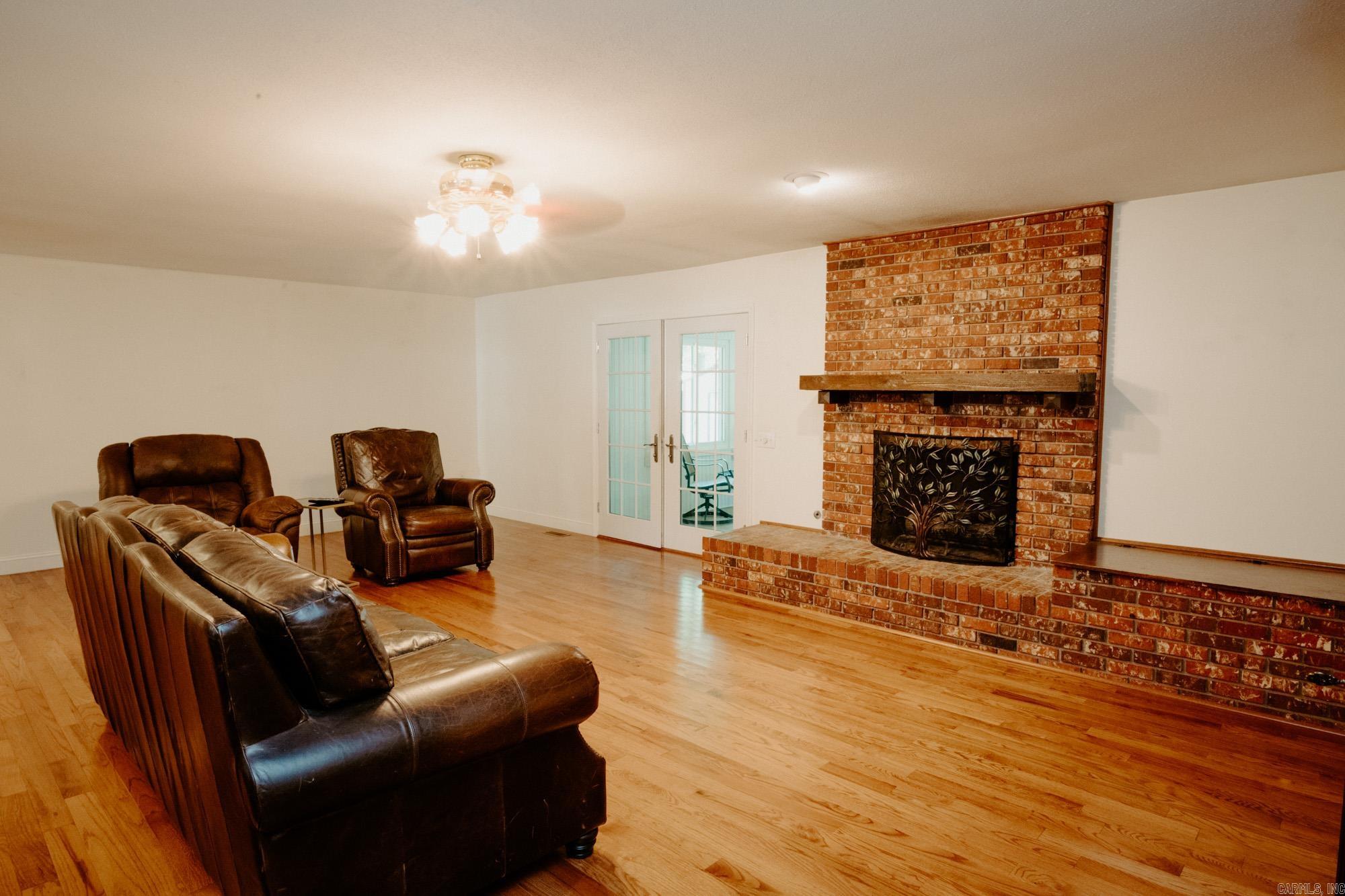 OAK FORREST - Residential