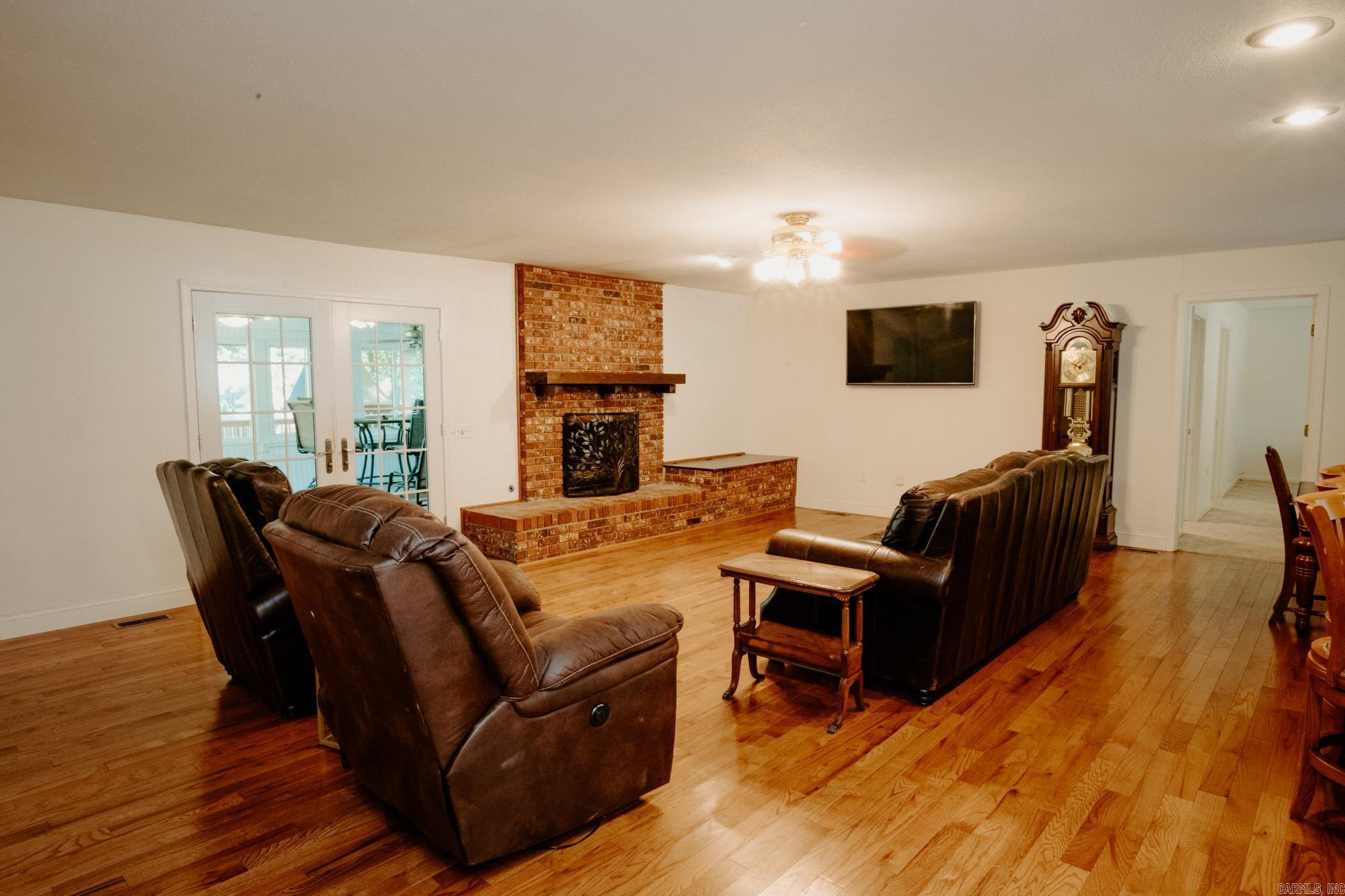 OAK FORREST - Residential