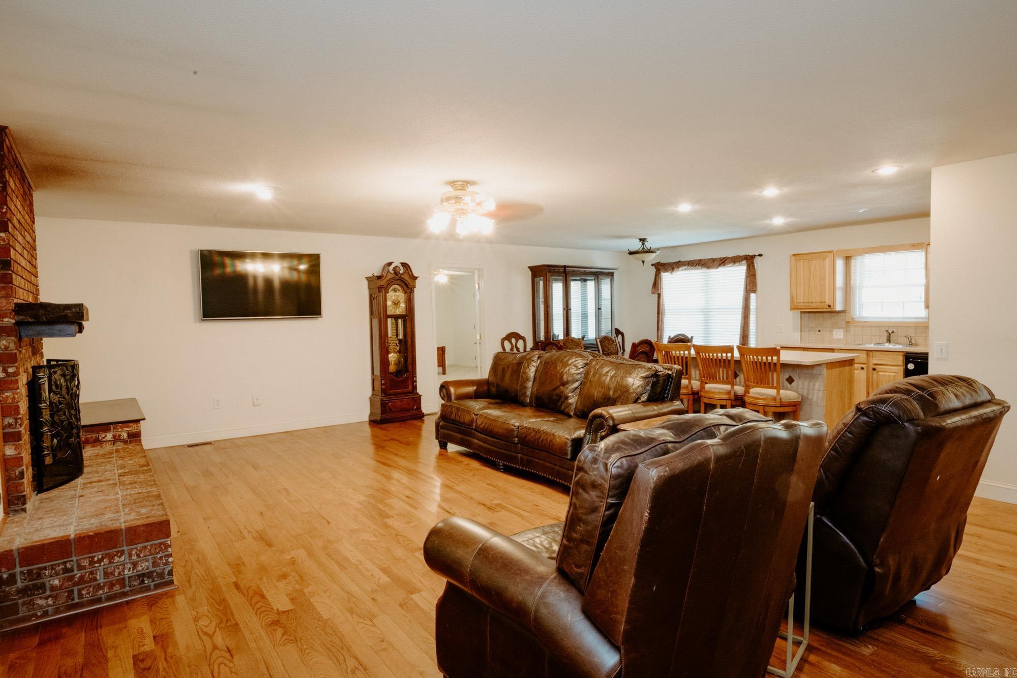 OAK FORREST - Residential