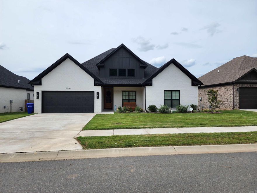 OPEN HOUSE THIS SUNDAY 1-3 PM Split floor plan with gorgeous kitchen! Homeowner has just had over $8,000 in custom indoor shutters installed. So much storage in the kitchen, even the oversized bar has storage on both sides. 6 burner gas stove,  Beautiful tile in the bathrooms. Clean, light and airy home! All gas, with spacious bedrooms. Washer & dryer & fridge can be include with the right offer. Other items are open to negotiations as well.