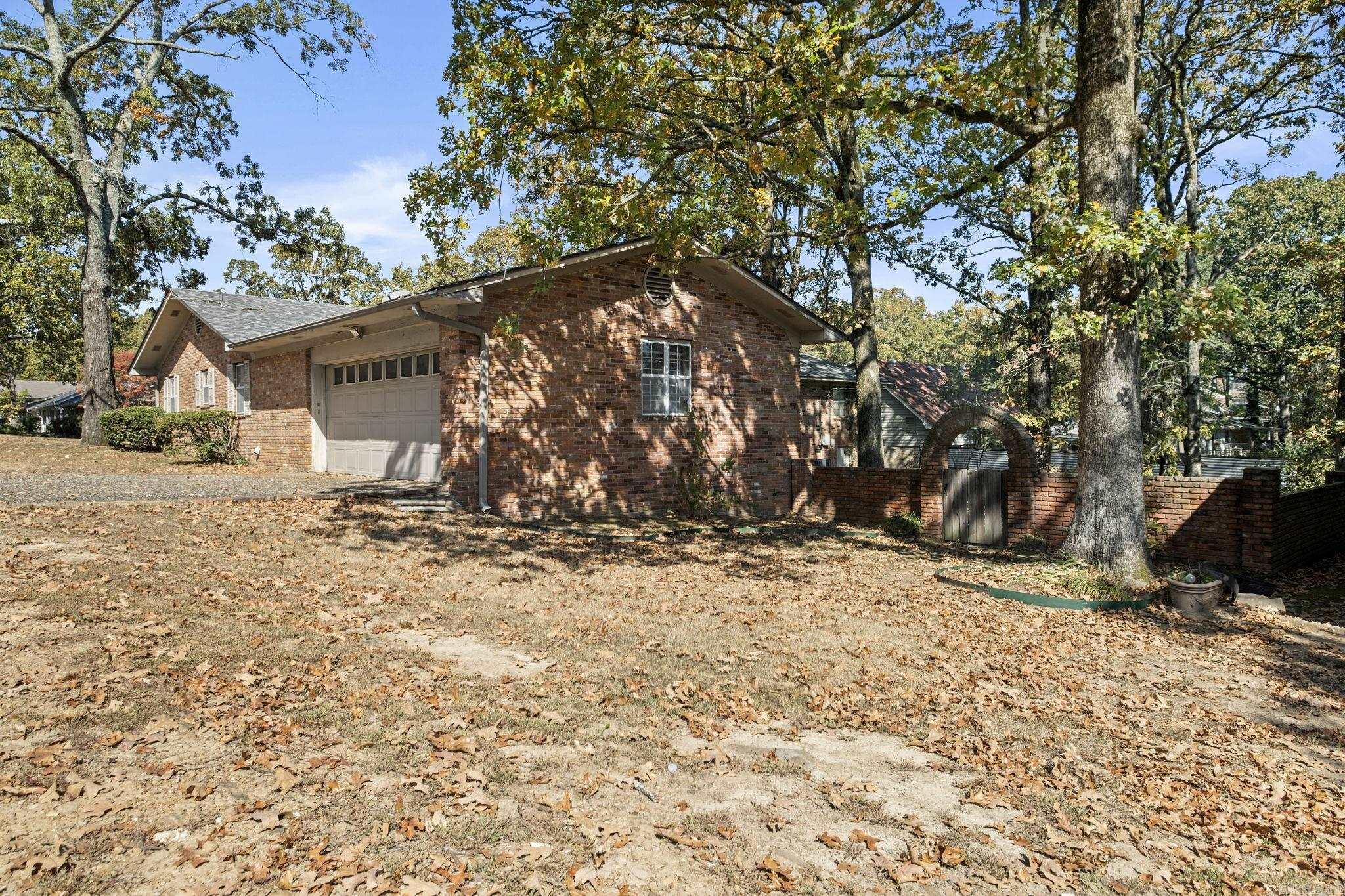 INDIAN HILLS - Residential