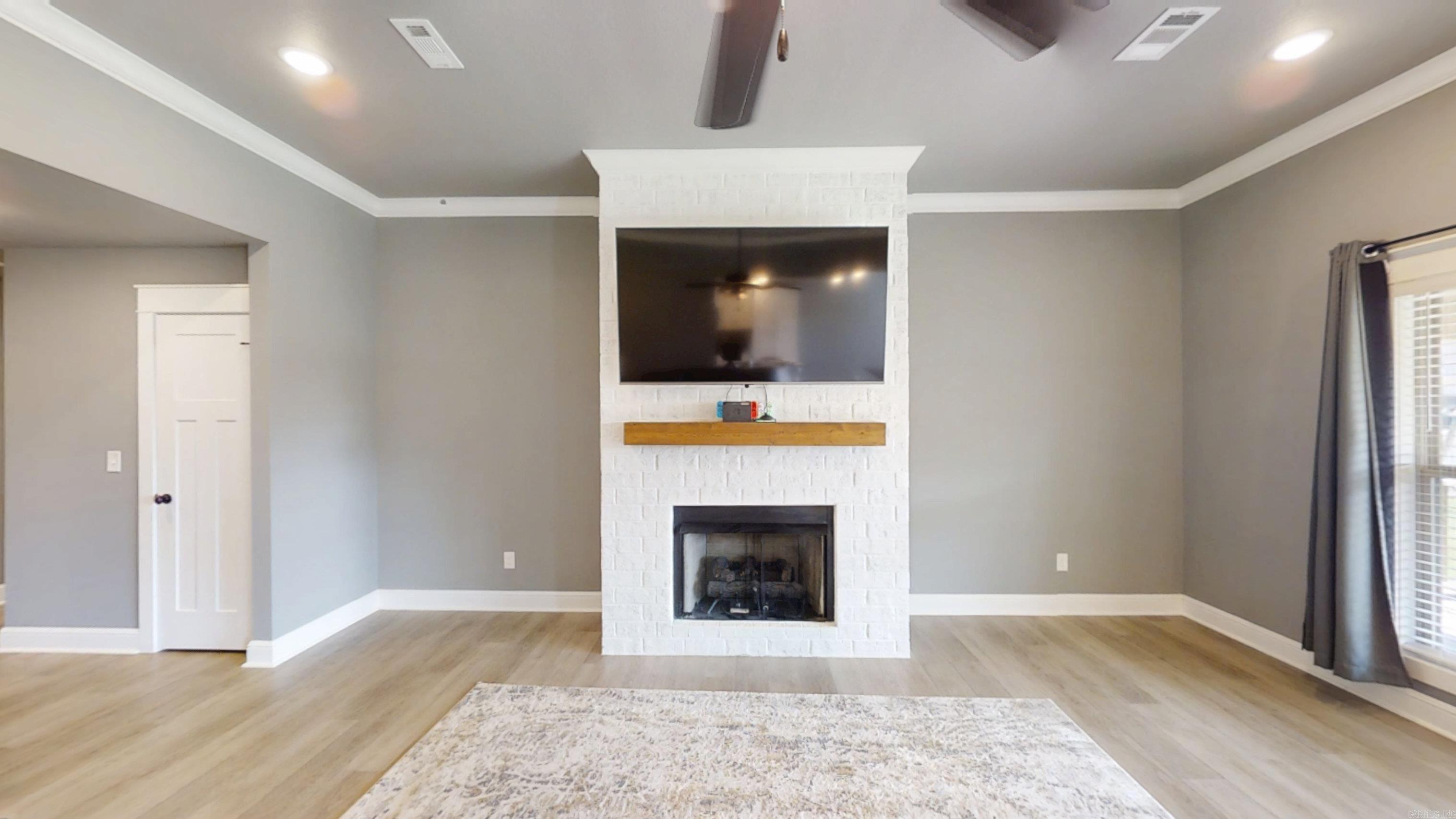 WHISPERING HILLS PHASE III REPLA - Residential