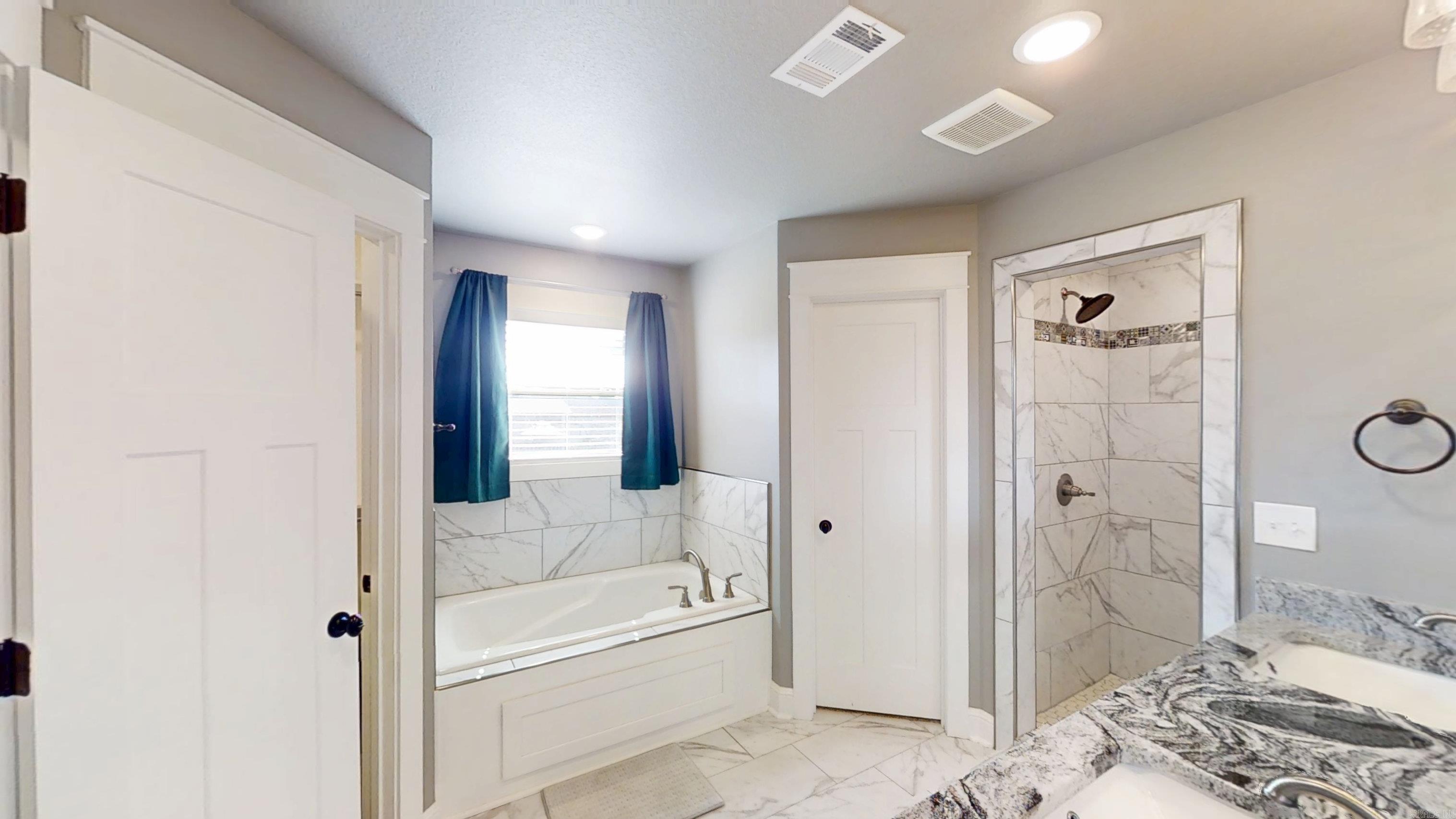 WHISPERING HILLS PHASE III REPLA - Residential