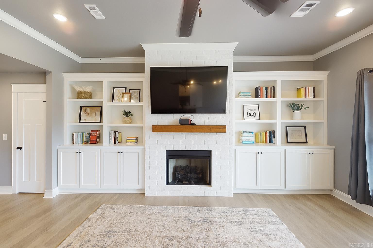 WHISPERING HILLS PHASE III REPLA - Residential